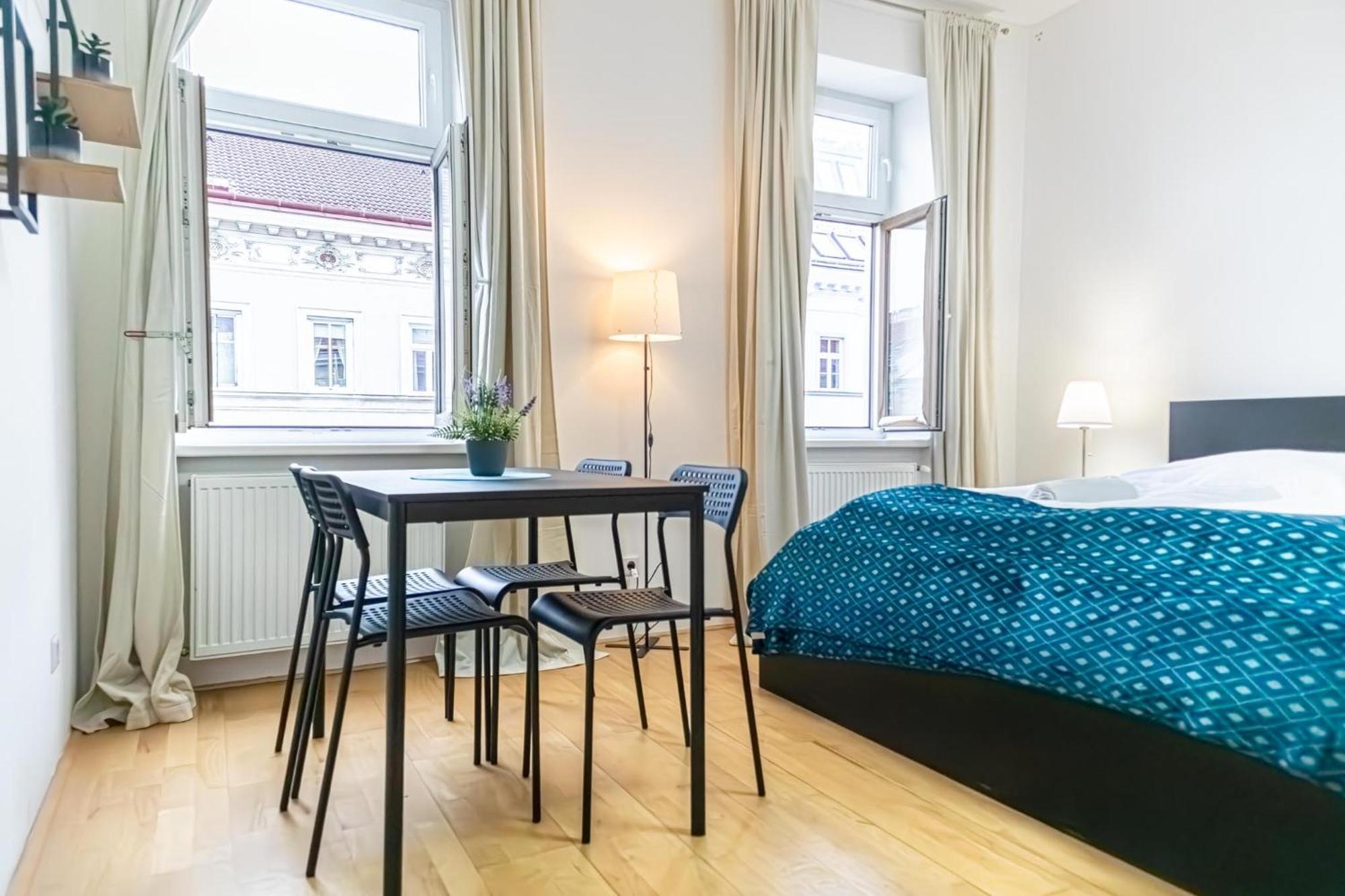 Elegant 2br Apt.@wiener Stadthalle/central Located Apartment Vienna