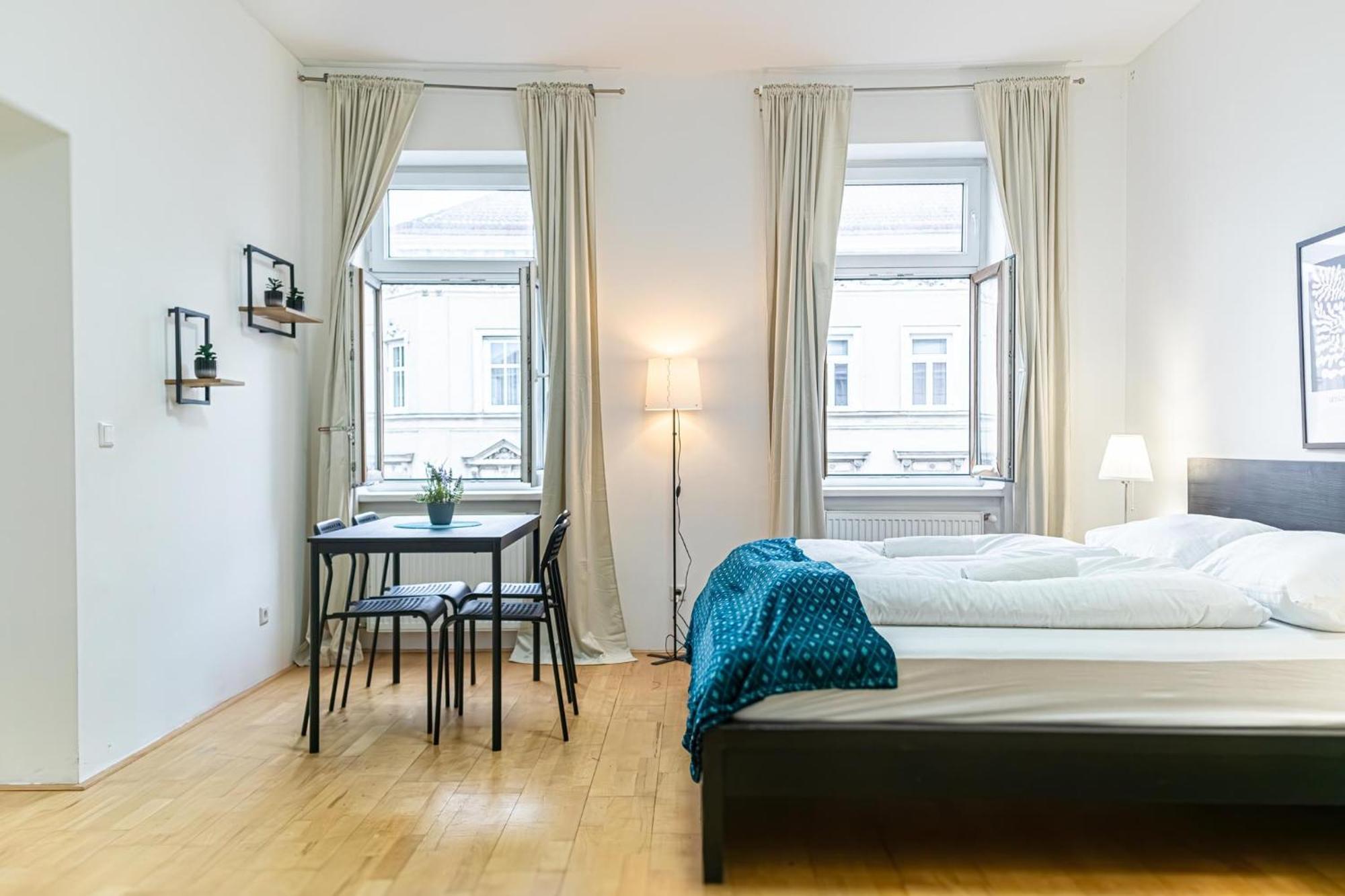 Elegant 2br Apt.@wiener Stadthalle/central Located Apartment Vienna