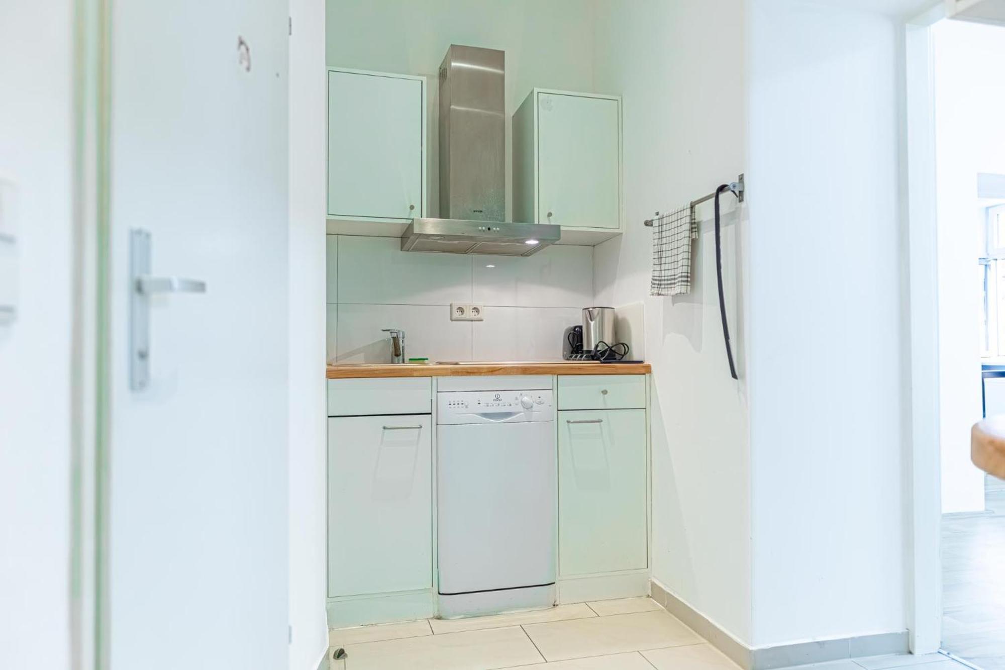 Elegant 2br Apt.@wiener Stadthalle/central Located Vienna