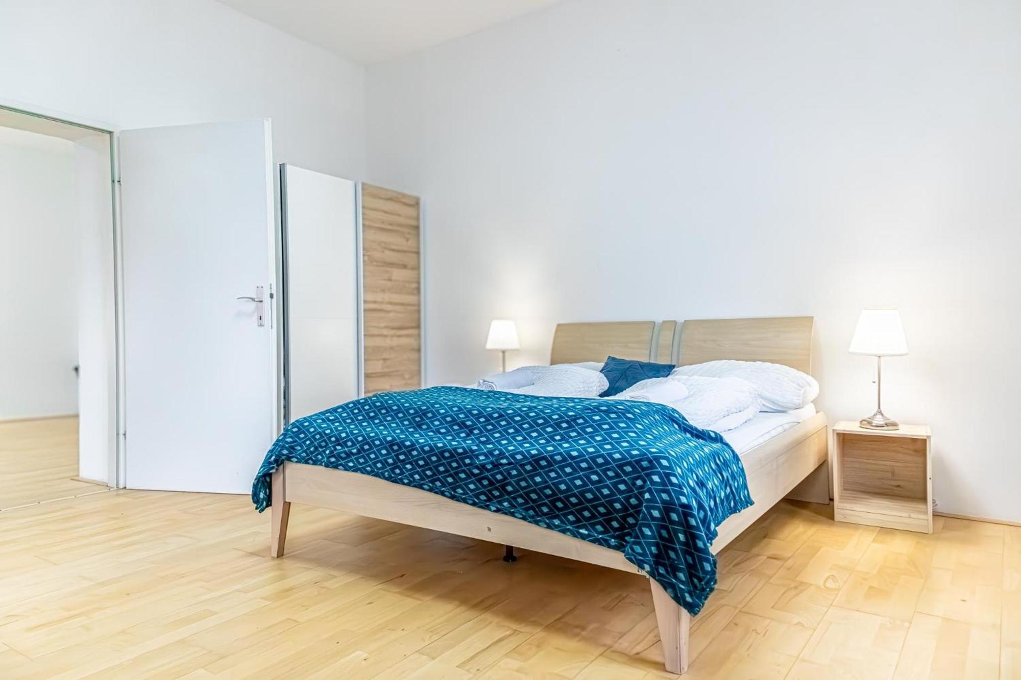 Elegant 2br Apt.@wiener Stadthalle/central Located Apartment Vienna