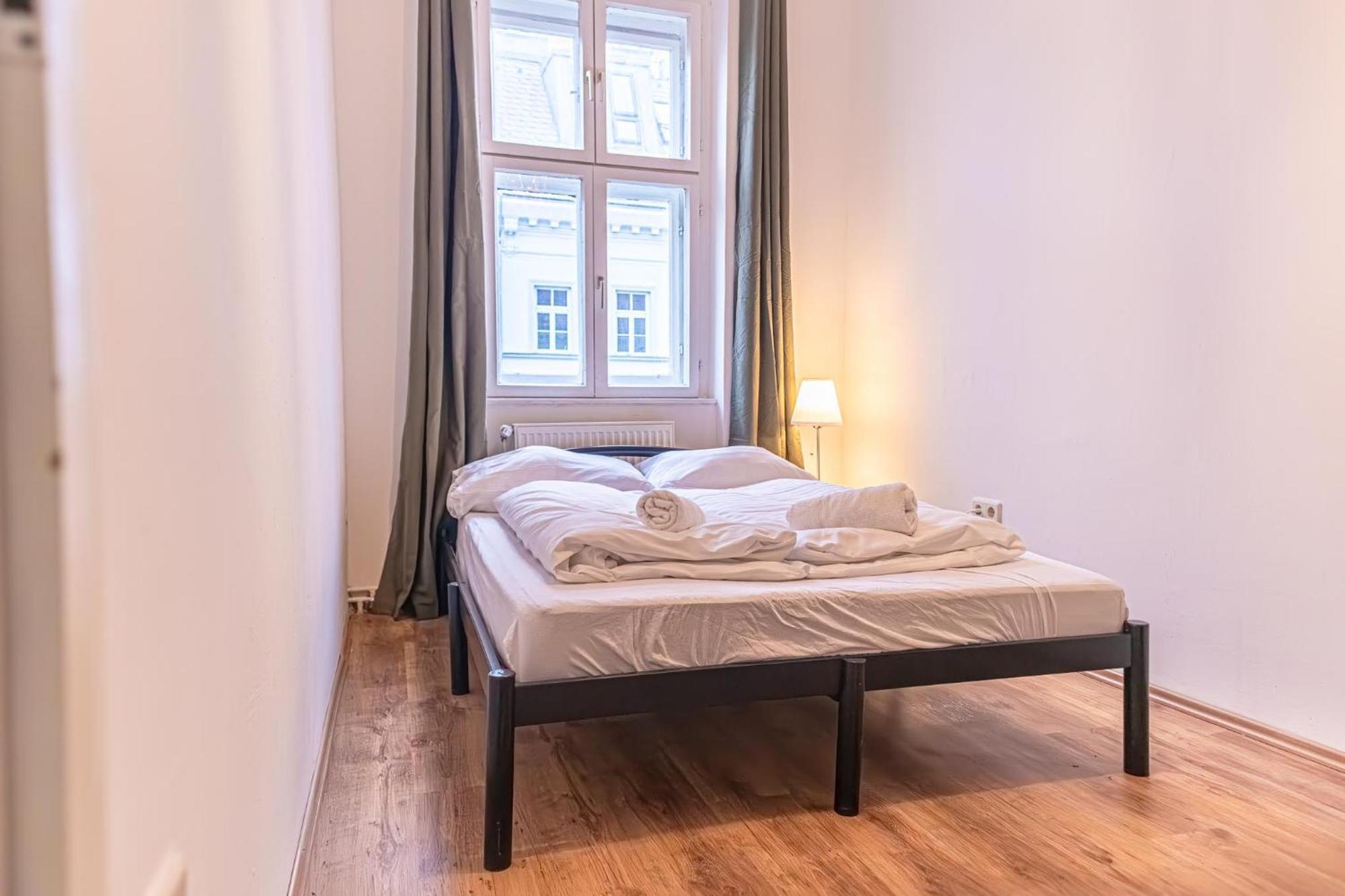 Apartment Spacious 2br -near Wiener Stadthalle Burggassewiener Well Located *