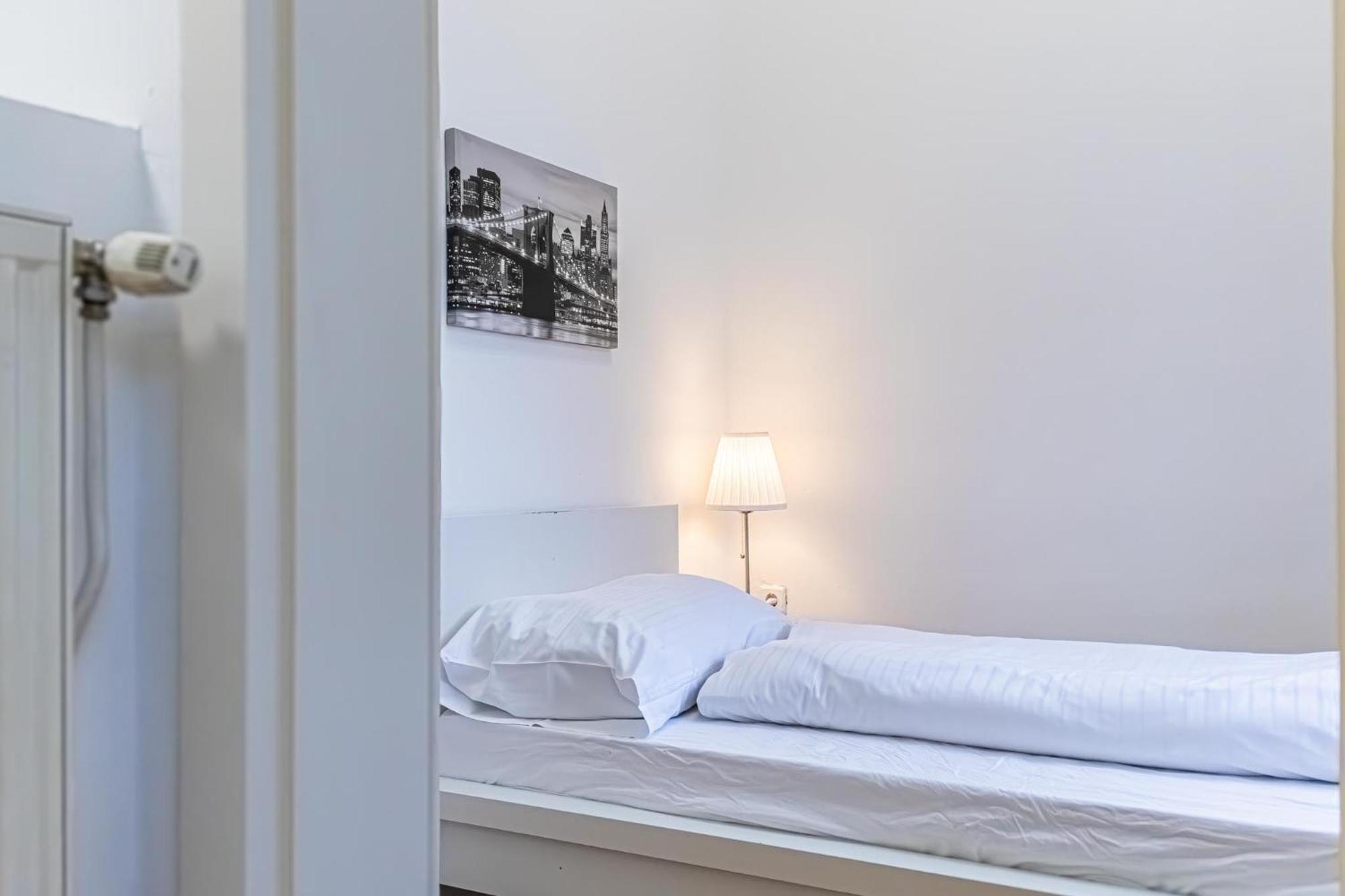 Spacious 2br -near Wiener Stadthalle Burggassewiener Well Located * Vienna