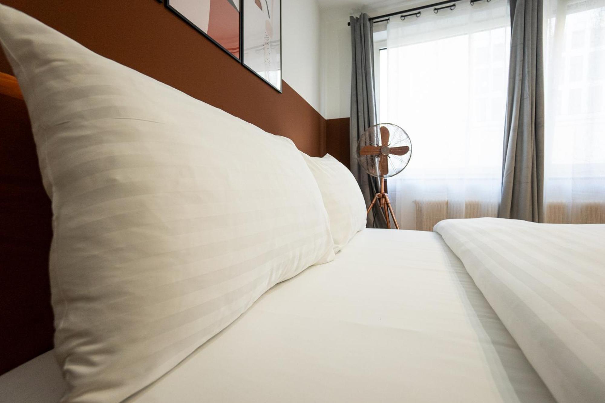 Spacious In Prime Location With Queen Bed * Vienna