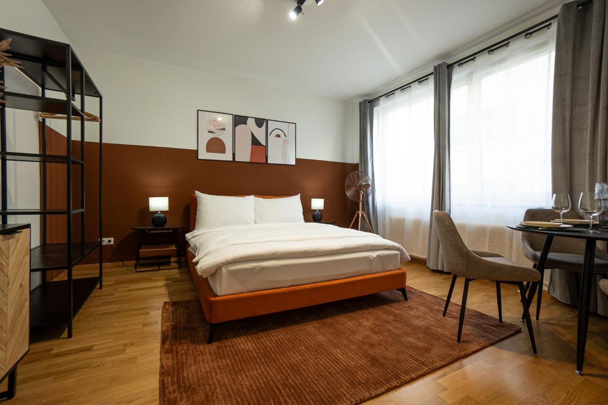 Spacious In Prime Location With Queen Bed * Vienna