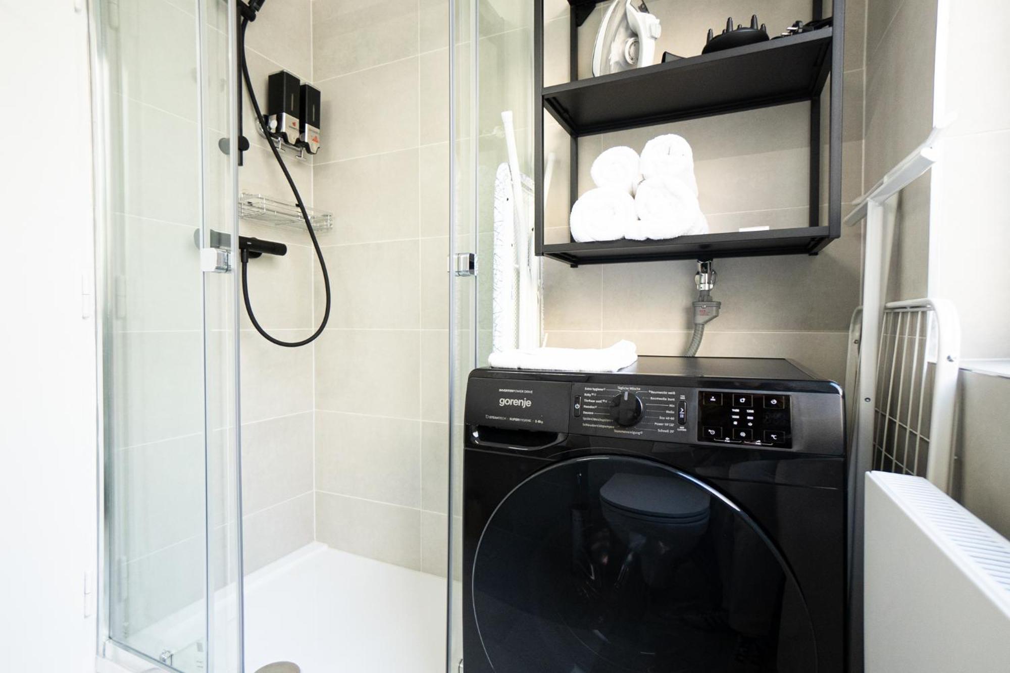 Spacious In Prime Location With Queen Bed Apartment Vienna