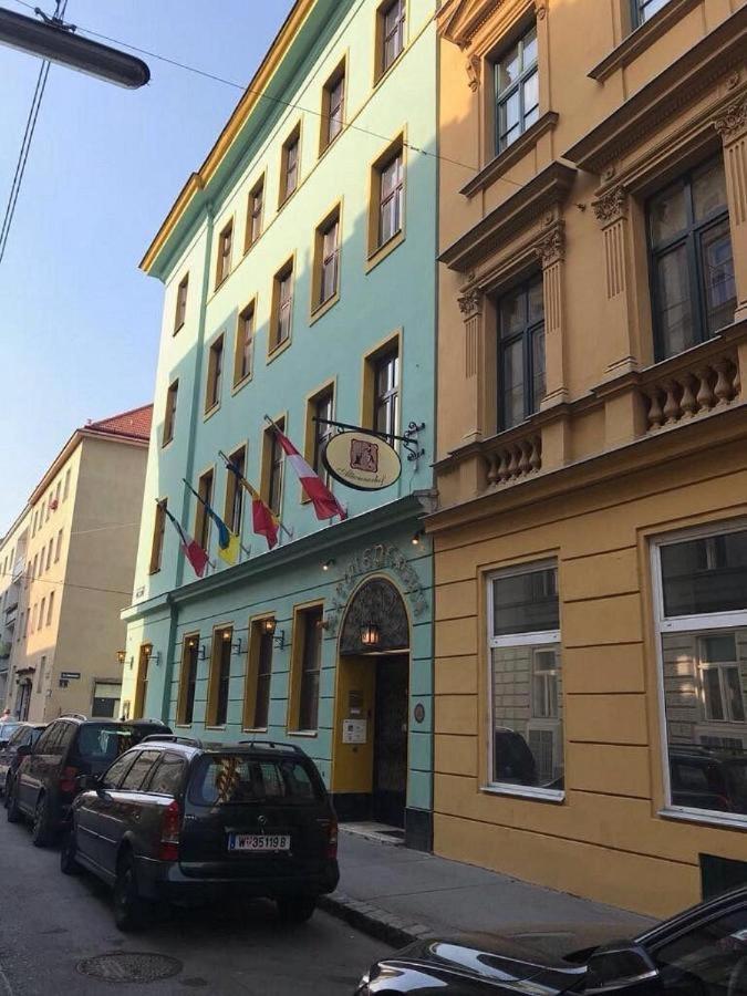 Viktoria 3*