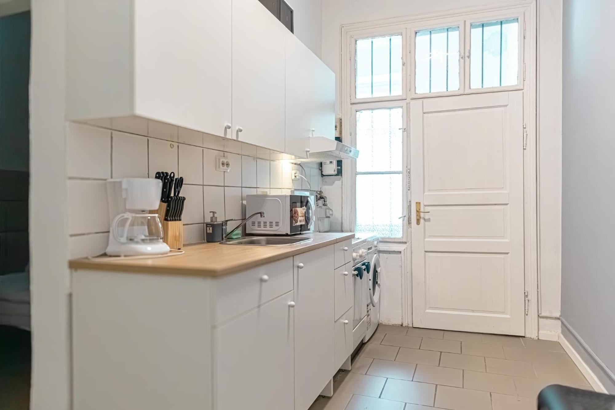 Antique Chic 2br Getaway In A Historic Setting Apartment