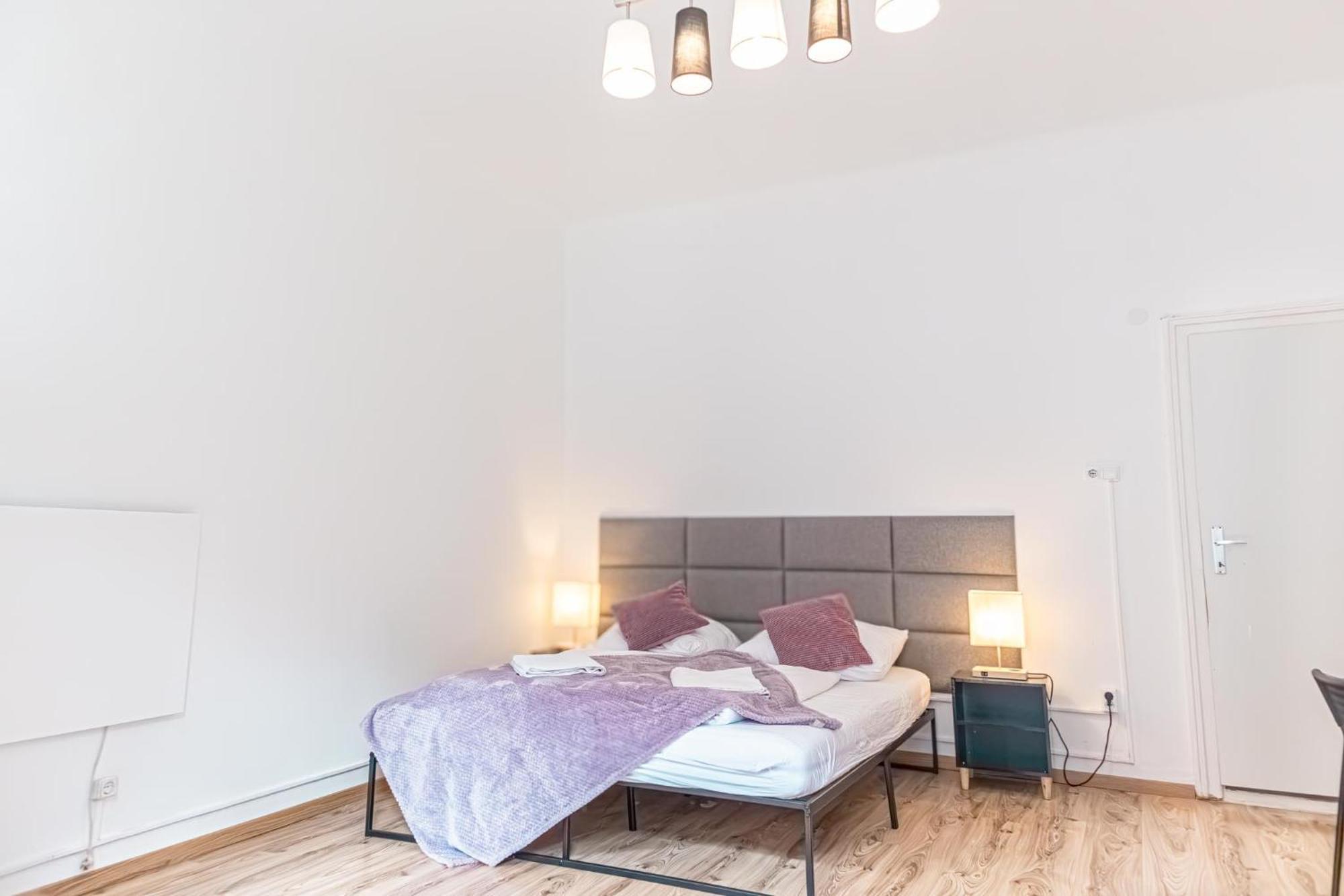 Antique Chic 2br Getaway In A Historic Setting Apartment