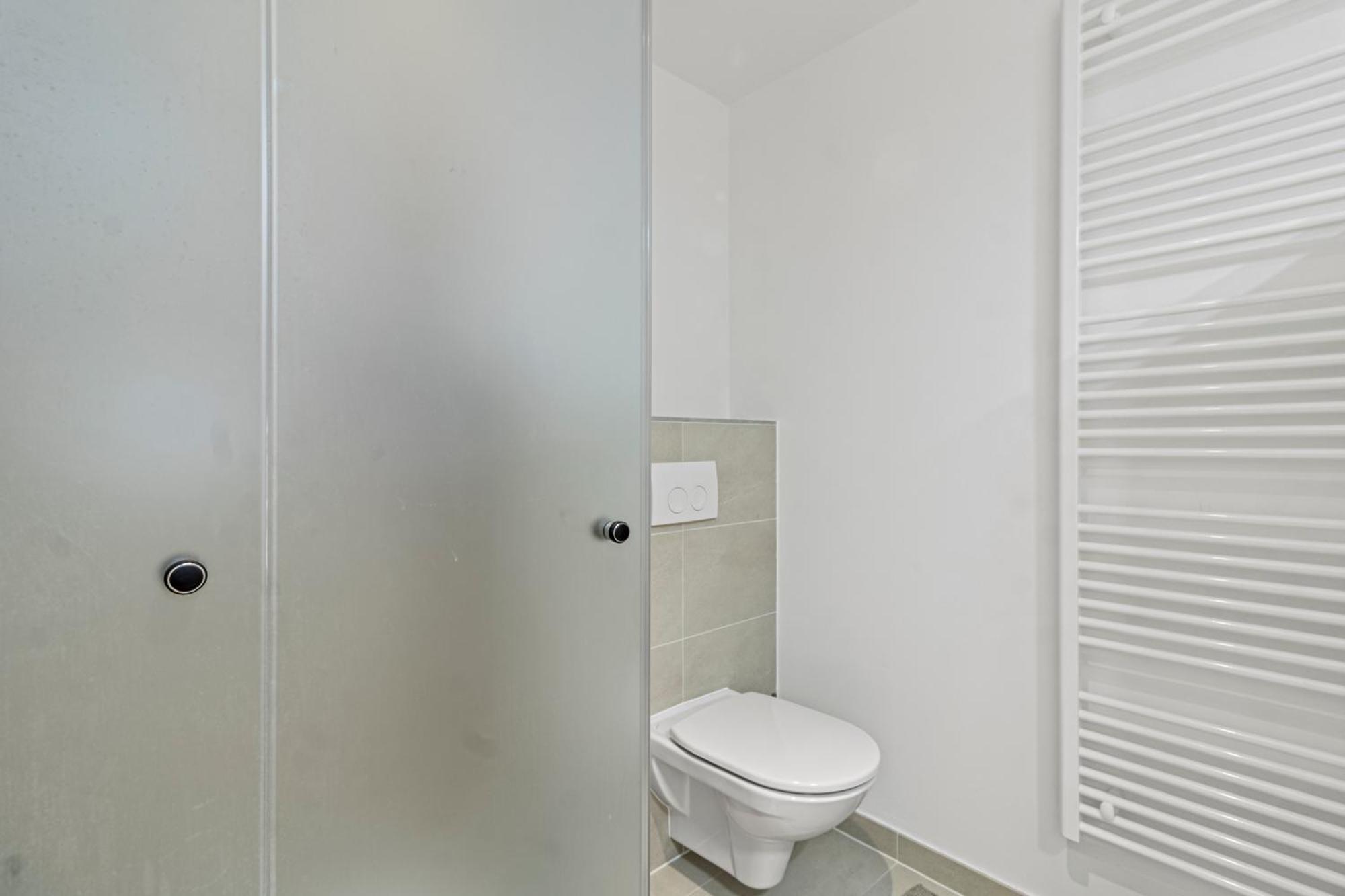 Apartment Free Parking I Balcony I 5 Min To Train Station Wien