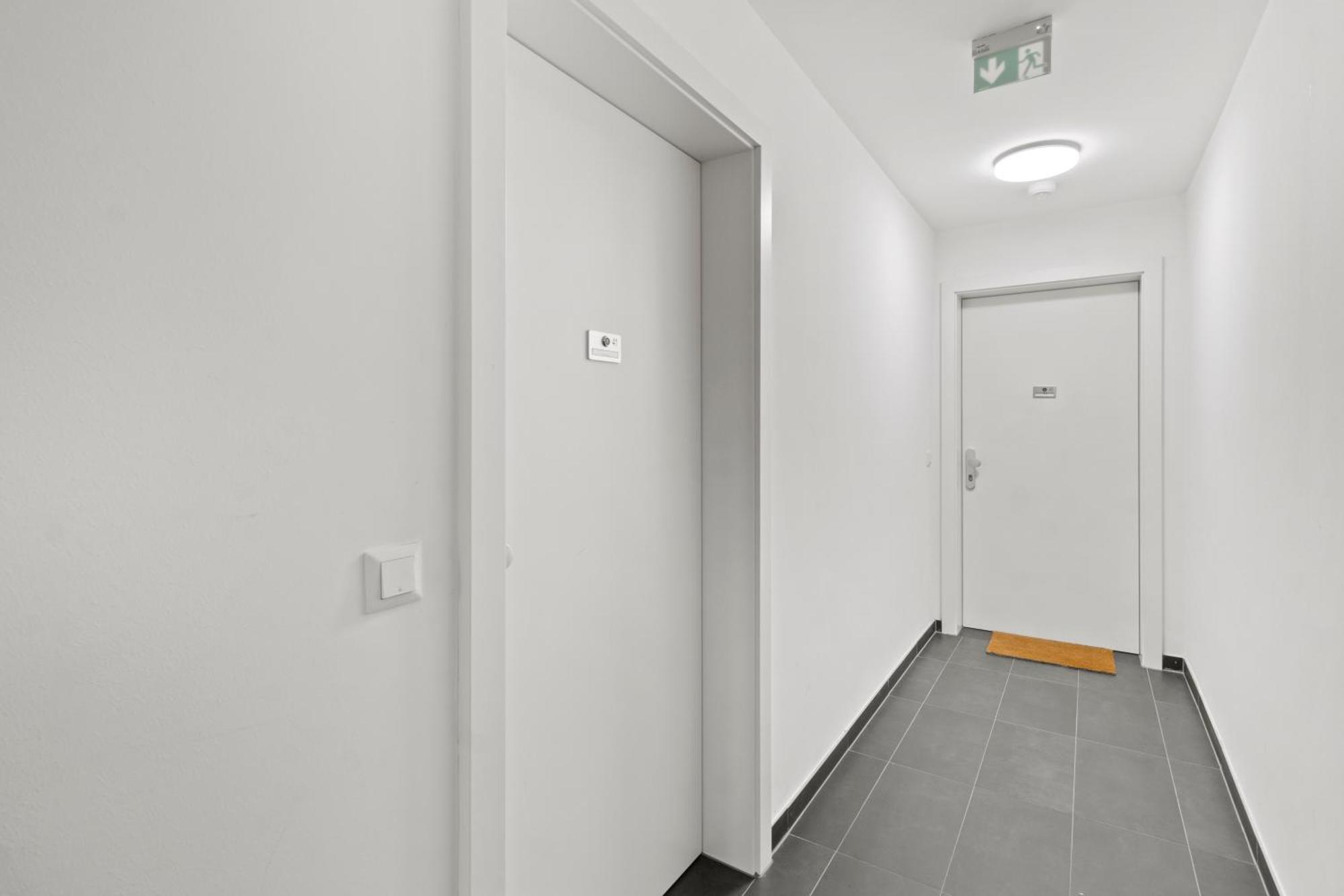 Free Parking I Balcony I 5 Min To Train Station *