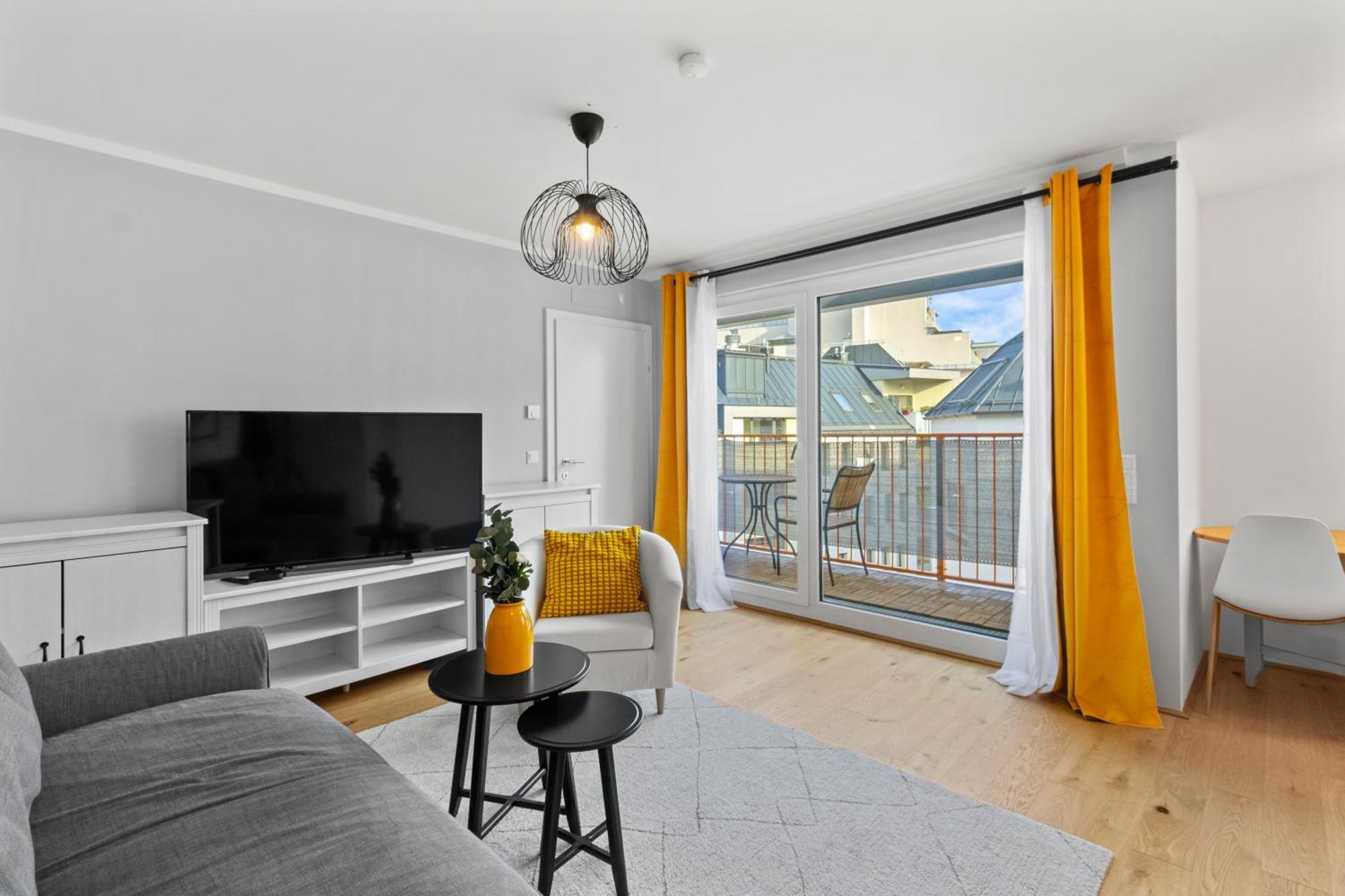 Apartment Free Parking I Balcony I 5 Min To Train Station *