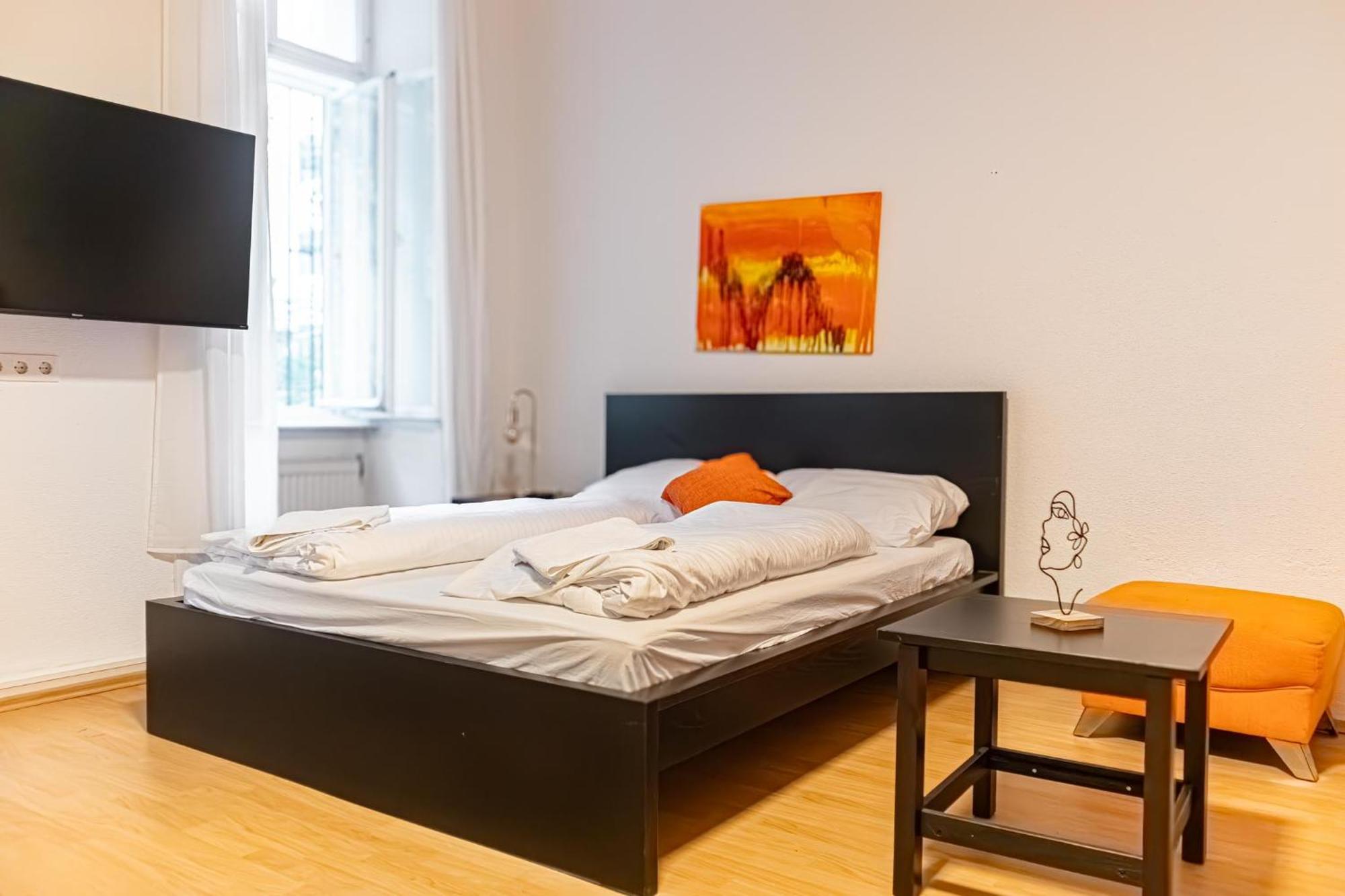 Chic - Very And Well Connected Apartment