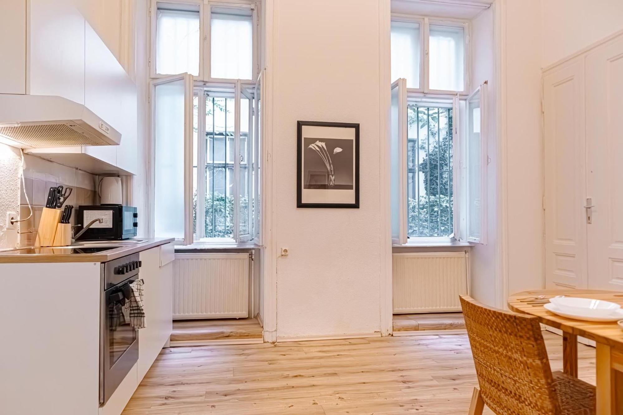 Chic - Very And Well Connected Apartment *