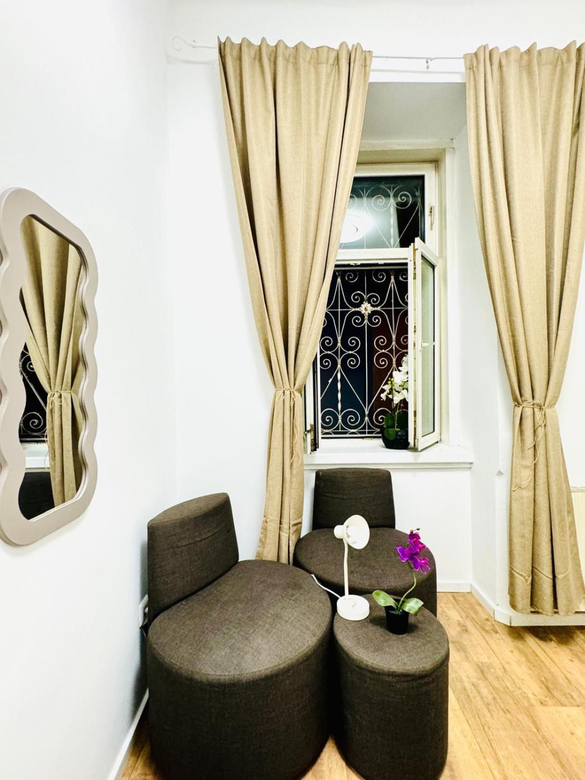 Apartment Cozy 9br Shared Apartment, Only 12min Walk To Augarten