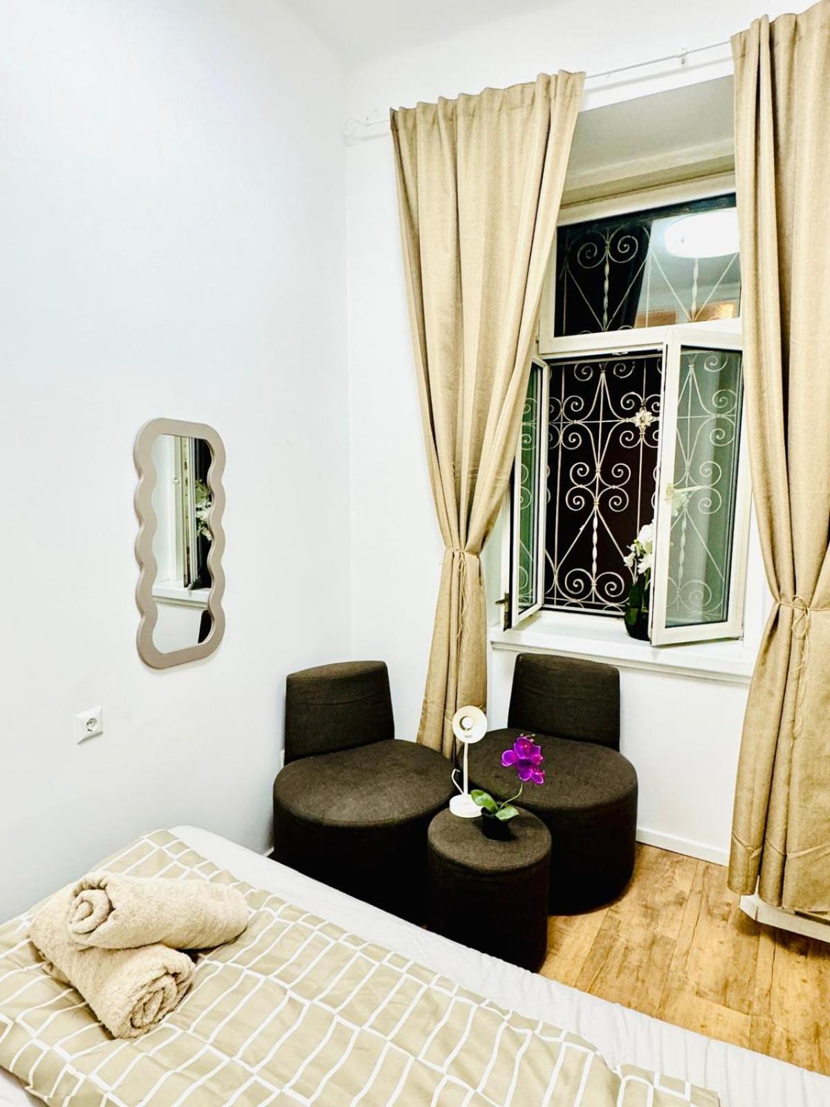 Apartment Cozy 9br Shared Apartment, Only 12min Walk To Augarten