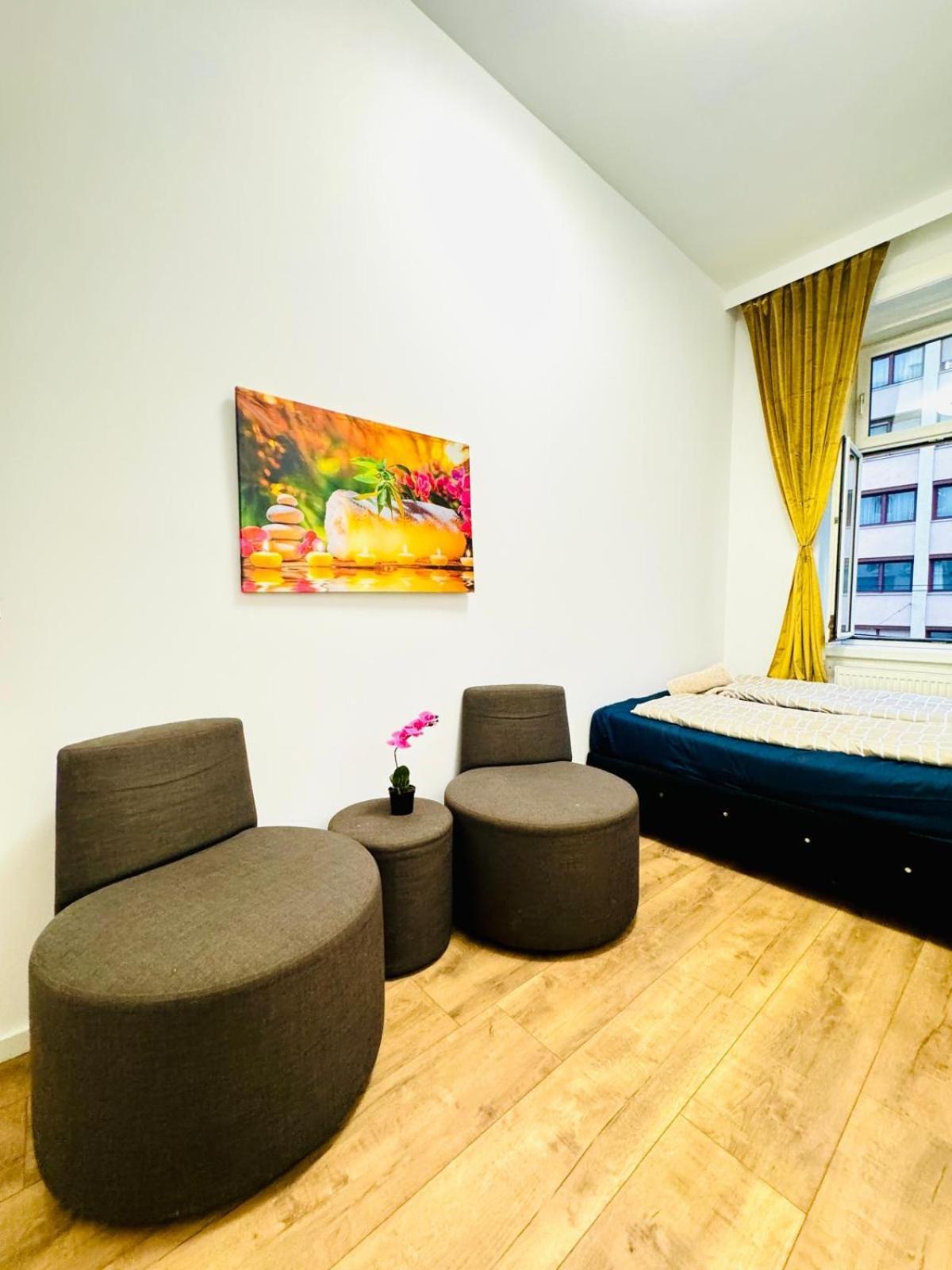 Cozy 9br Shared Apartment, Only 12min Walk To Augarten
