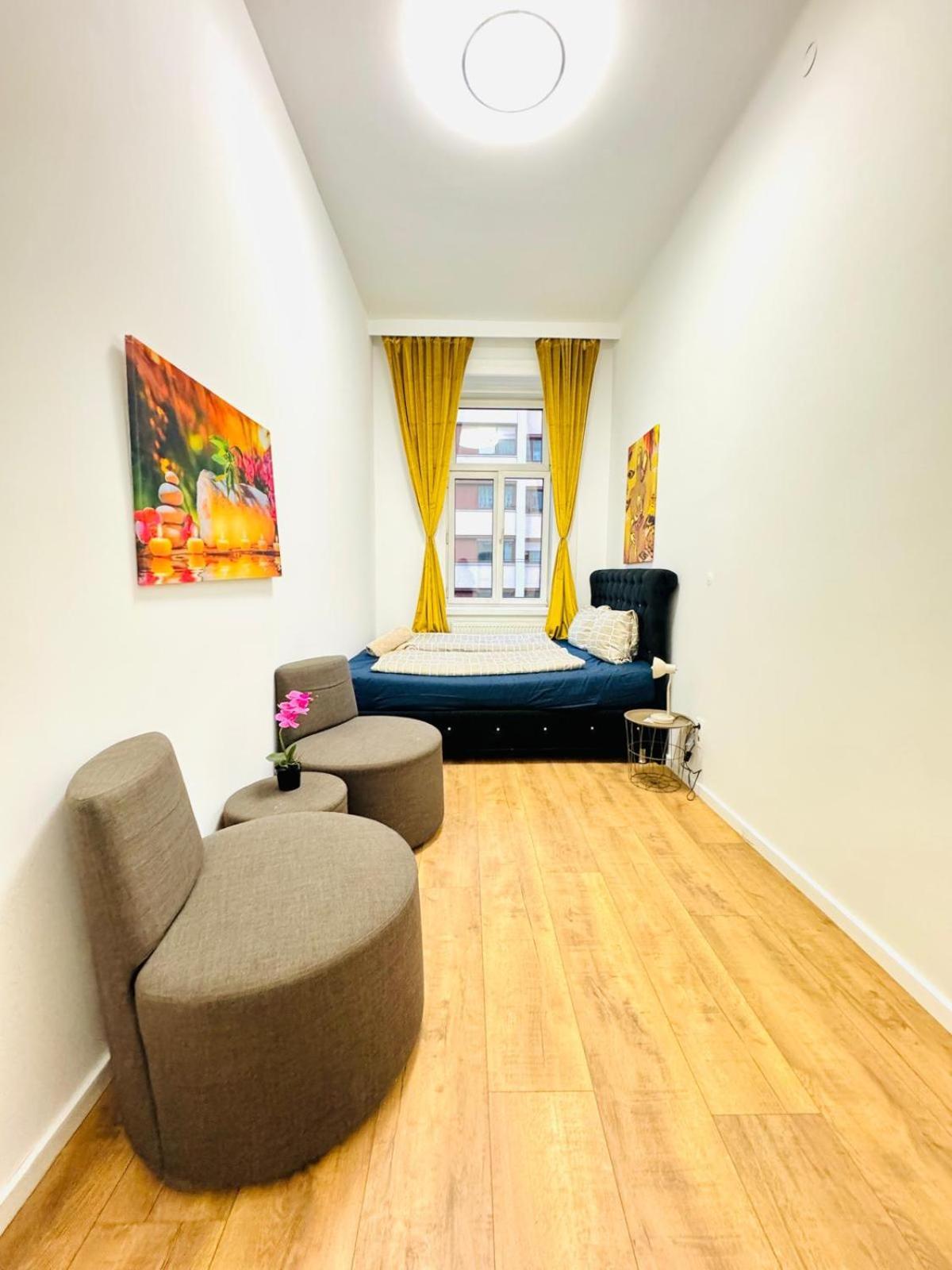 Cozy 9br Shared Apartment, Only 12min Walk To Augarten