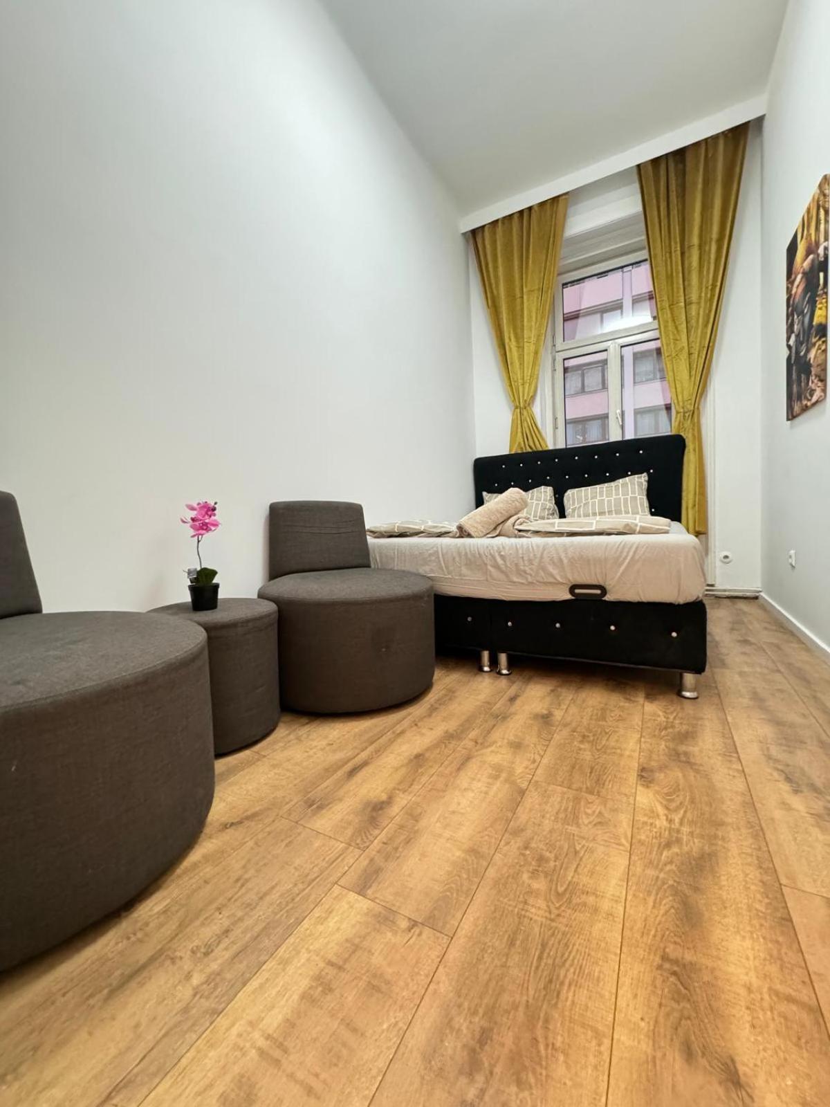 Cozy 9br Shared Apartment, Only 12min Walk To Augarten * Vienna