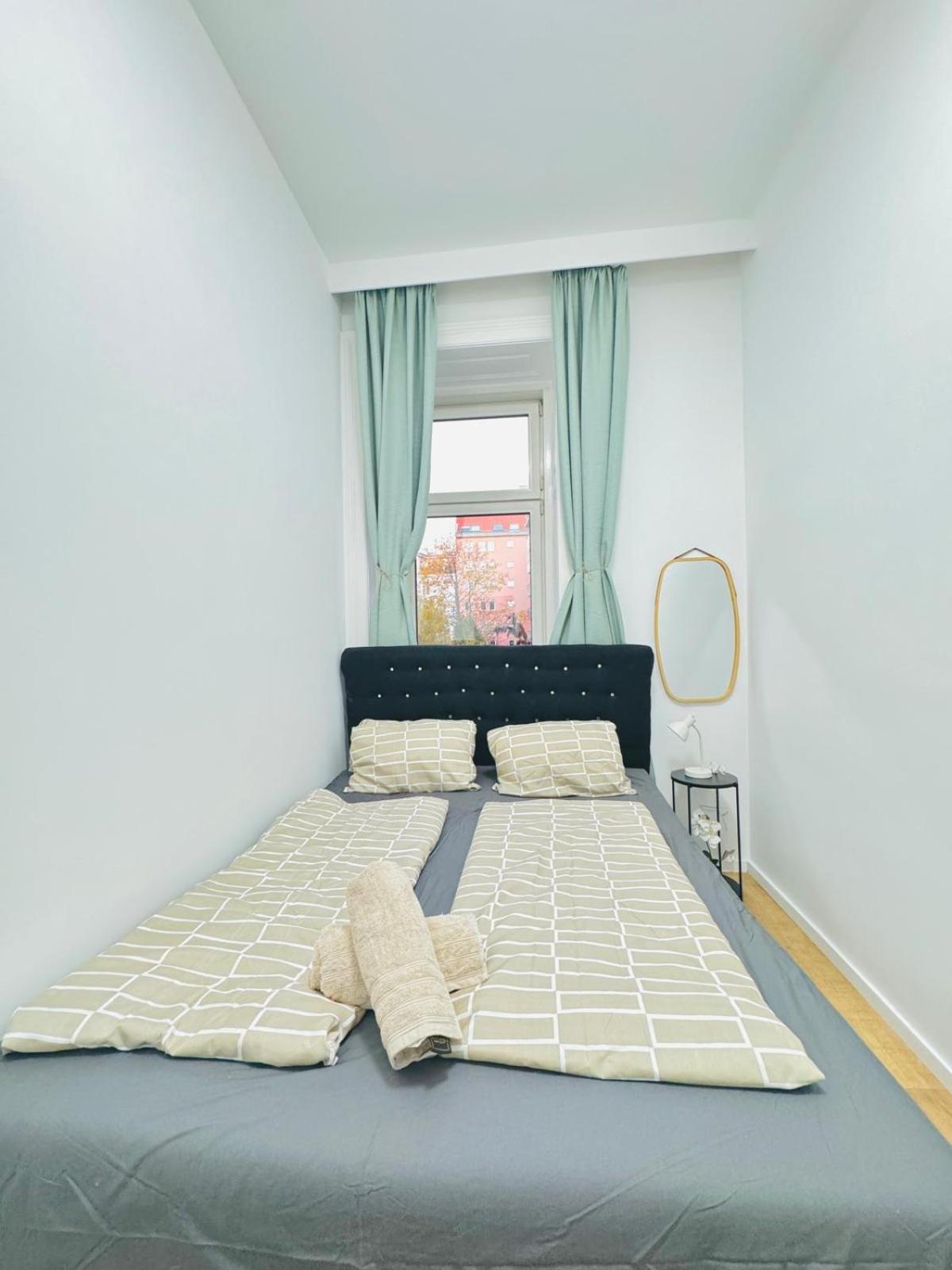 Cozy 9br Shared Apartment, Only 12min Walk To Augarten Apartment *