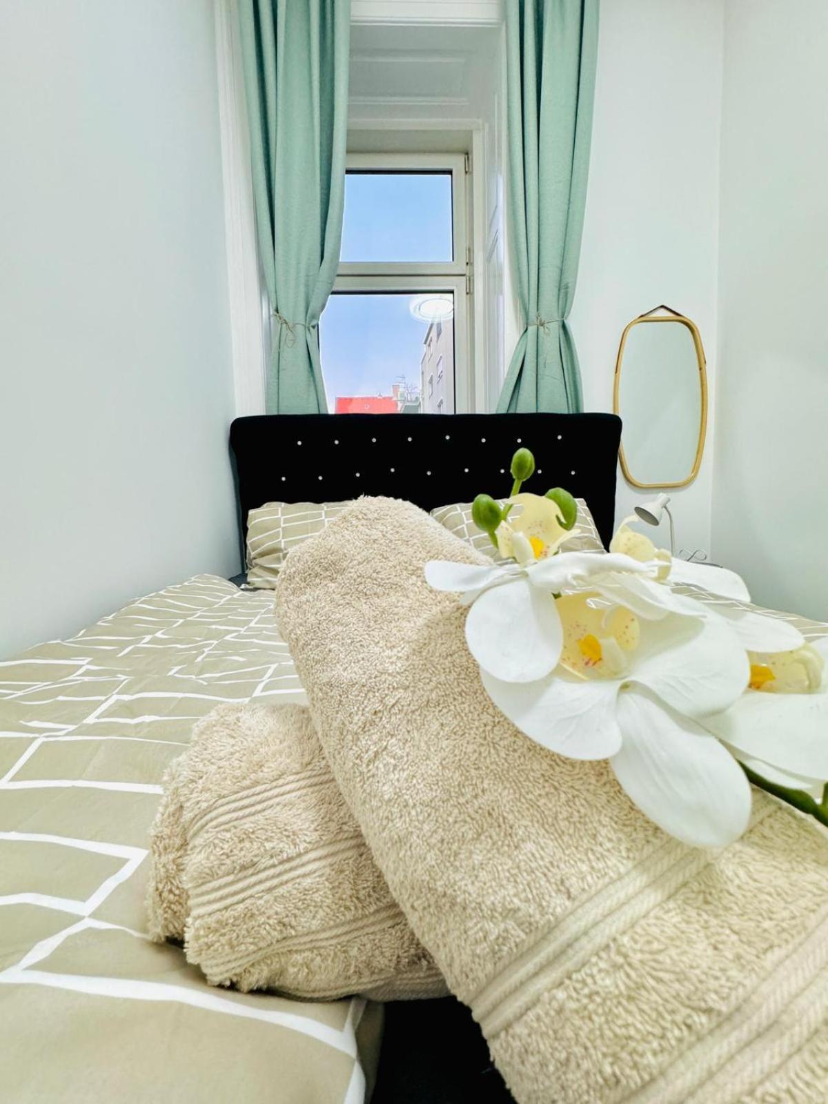 Apartment Cozy 9br Shared Apartment, Only 12min Walk To Augarten Vienna