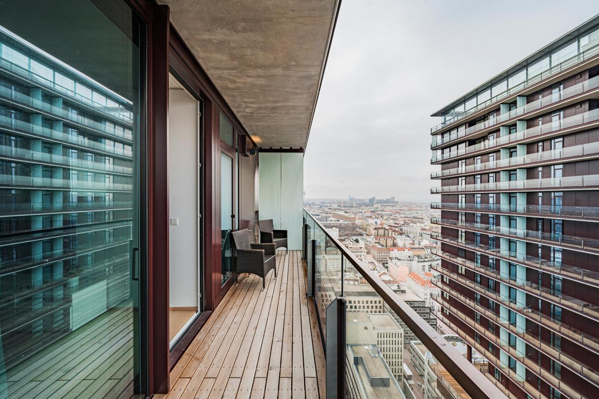 Luxury With View Over And Pool *