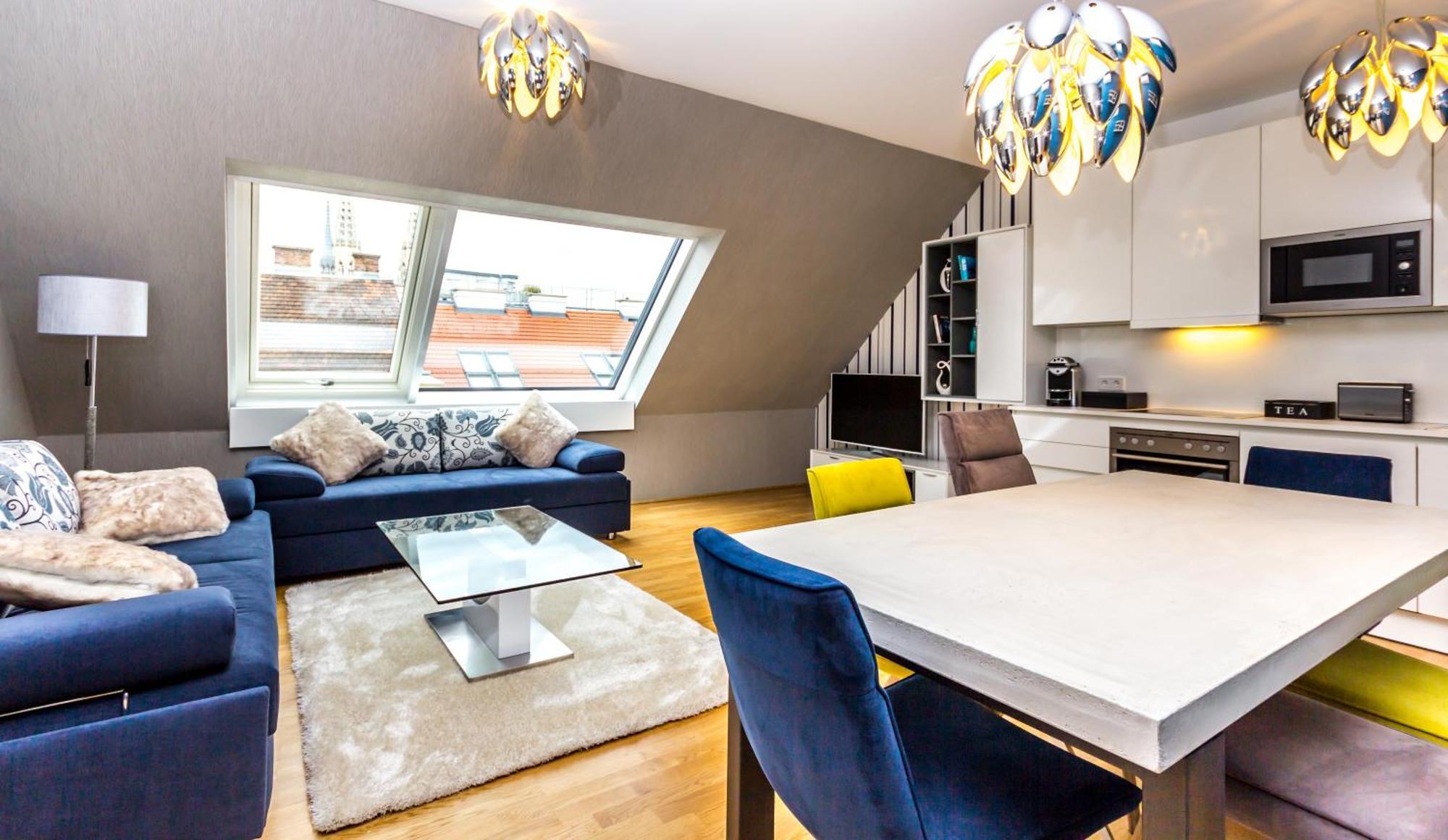 Abieshomes Serviced - Votivpark Apartment