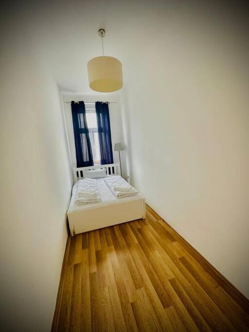 Spacious 2br Apt, Only 10min To Westbahnhof Apartment Vienna