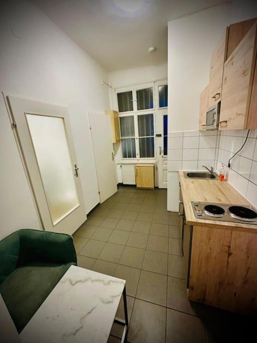 Spacious 2br Apt, Only 10min To Westbahnhof Apartment Vienna