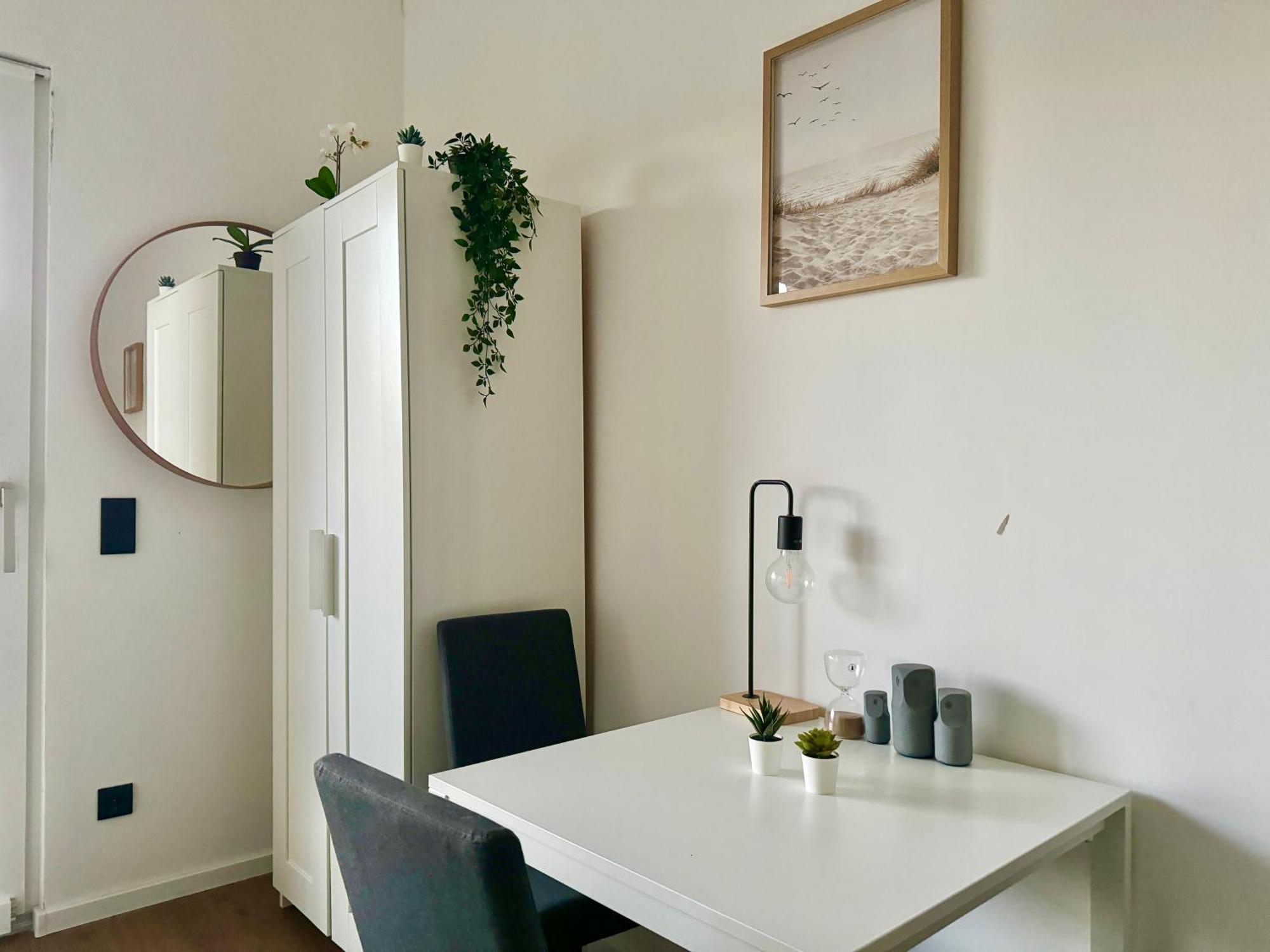 Modern Stylish Studio With Free Parking