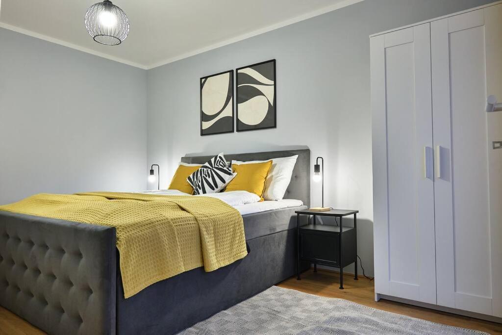 Free Parking I Balcony I 5 Min To Train Station * Wien