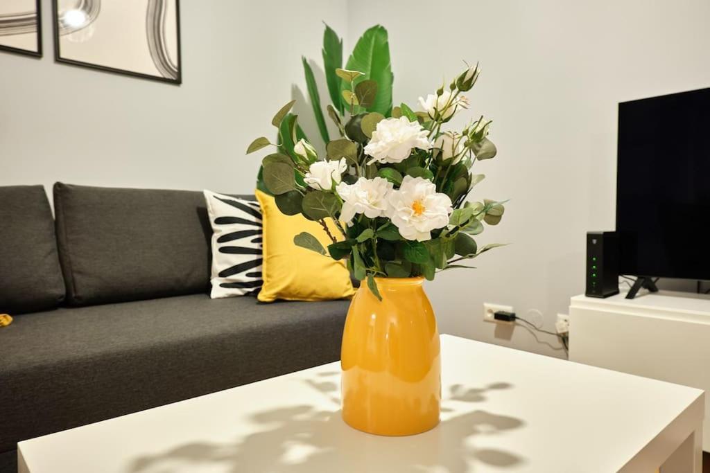 Free Parking I Balcony I 5 Min To Train Station * Wien