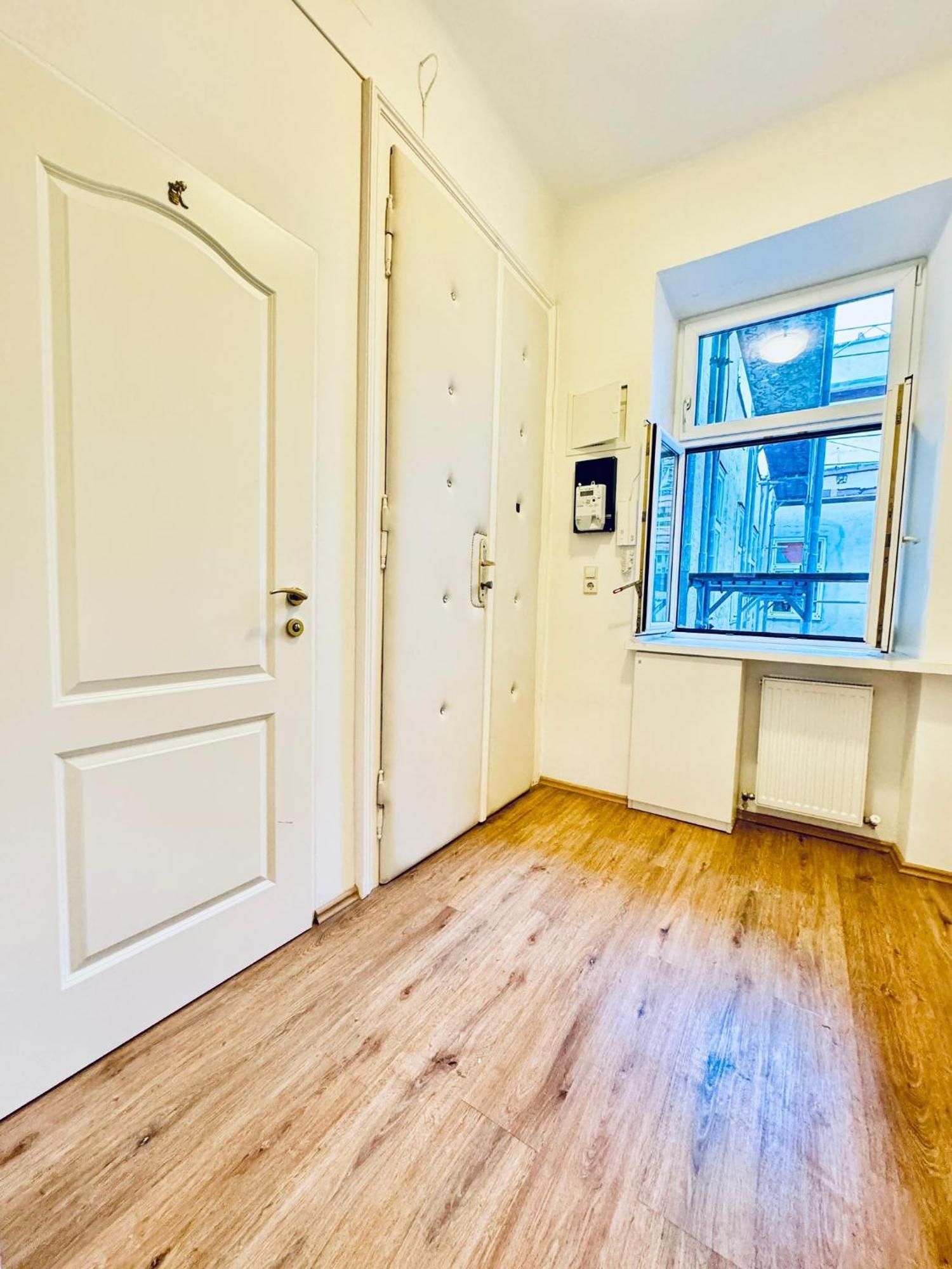 Apartment Affordable 2br Apartment, Close To Danube River