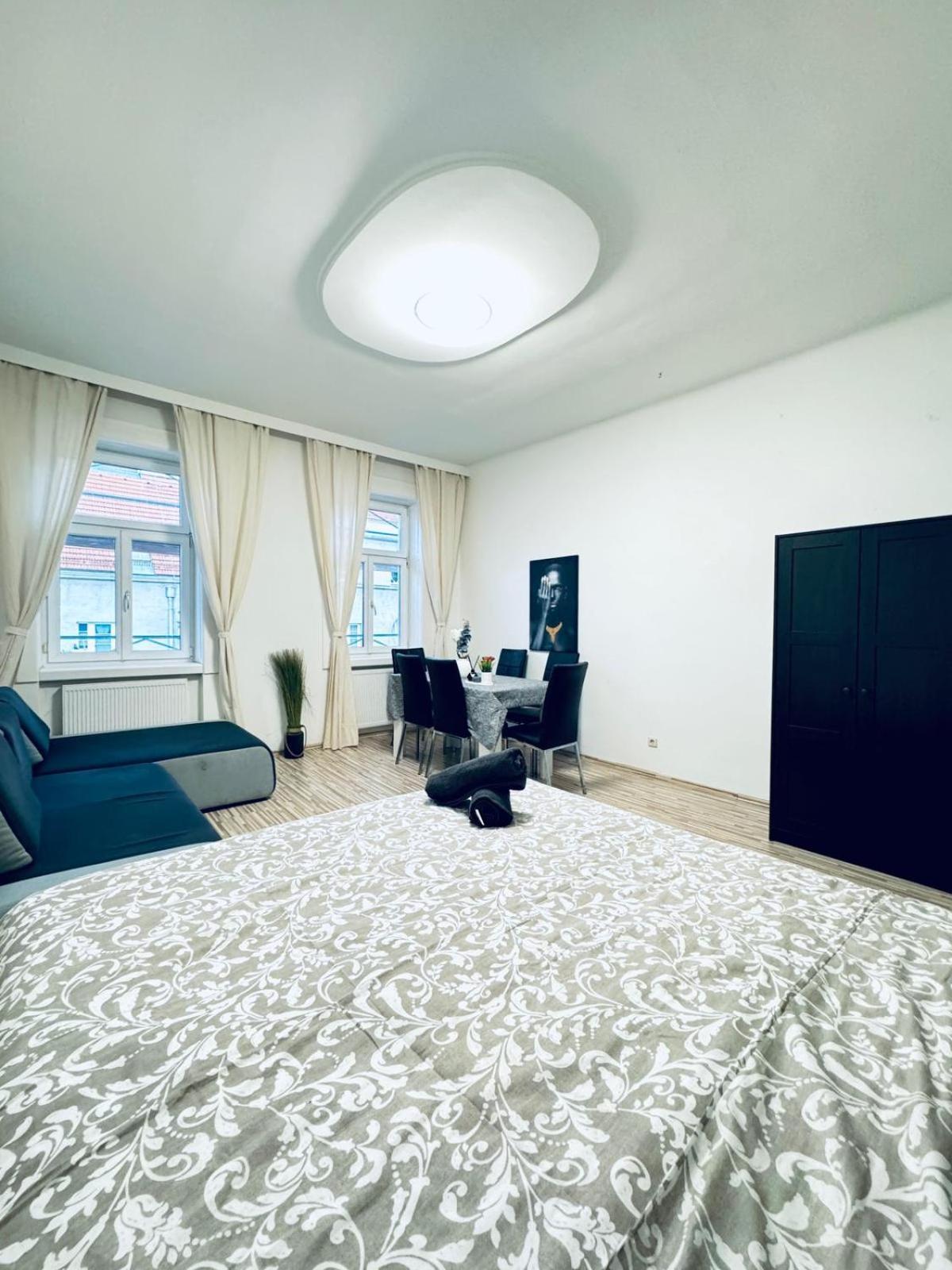 Apartment Affordable 2br Apartment, Close To Danube River *