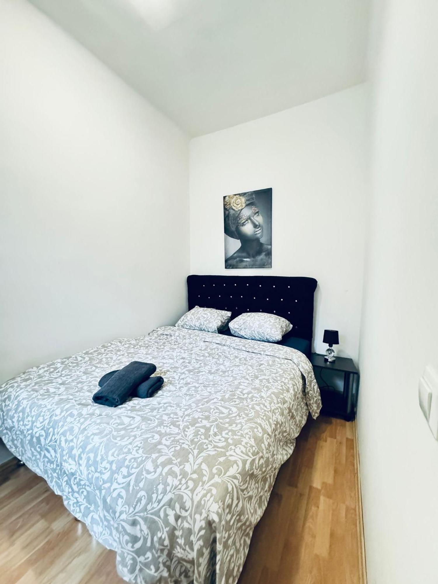 Affordable 2br Apartment, Close To Danube River *