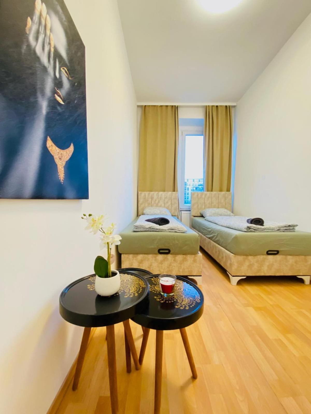 Bright 5br Shared W Great Transport Link Apartment Wien