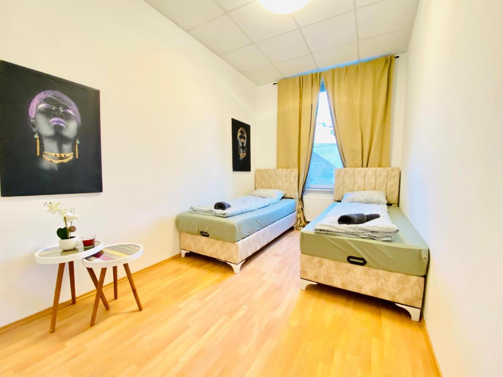 Bright 5br Shared W Great Transport Link Apartment Wien