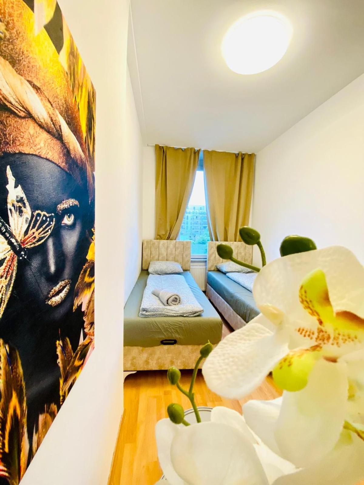 Apartment Bright 5br Shared W Great Transport Link *