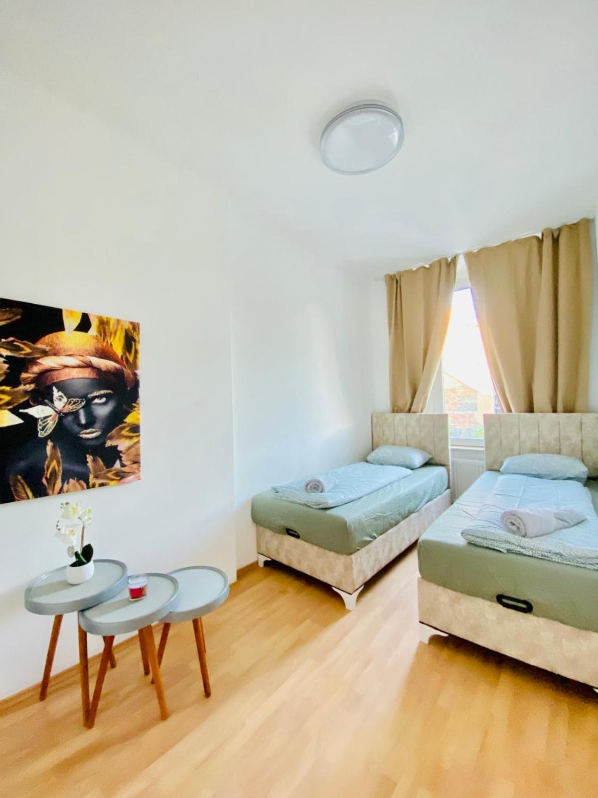 Bright 5br Shared W Great Transport Link *