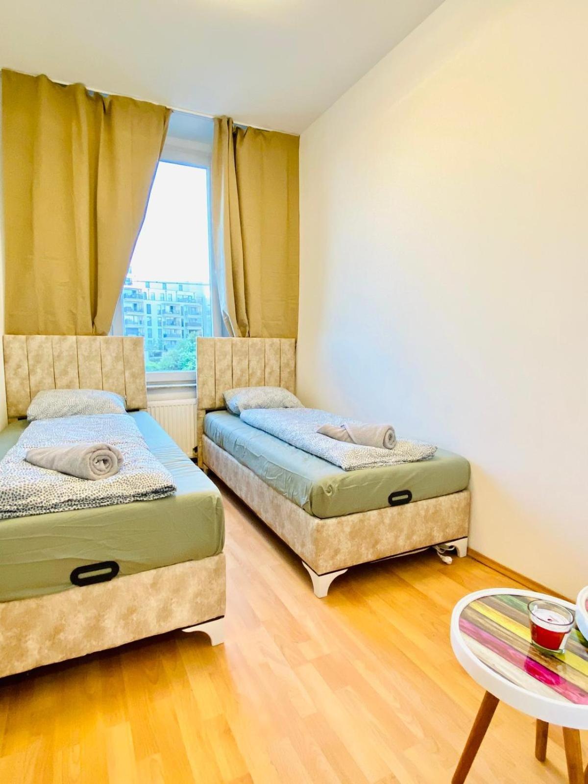 Bright 5br Shared W Great Transport Link