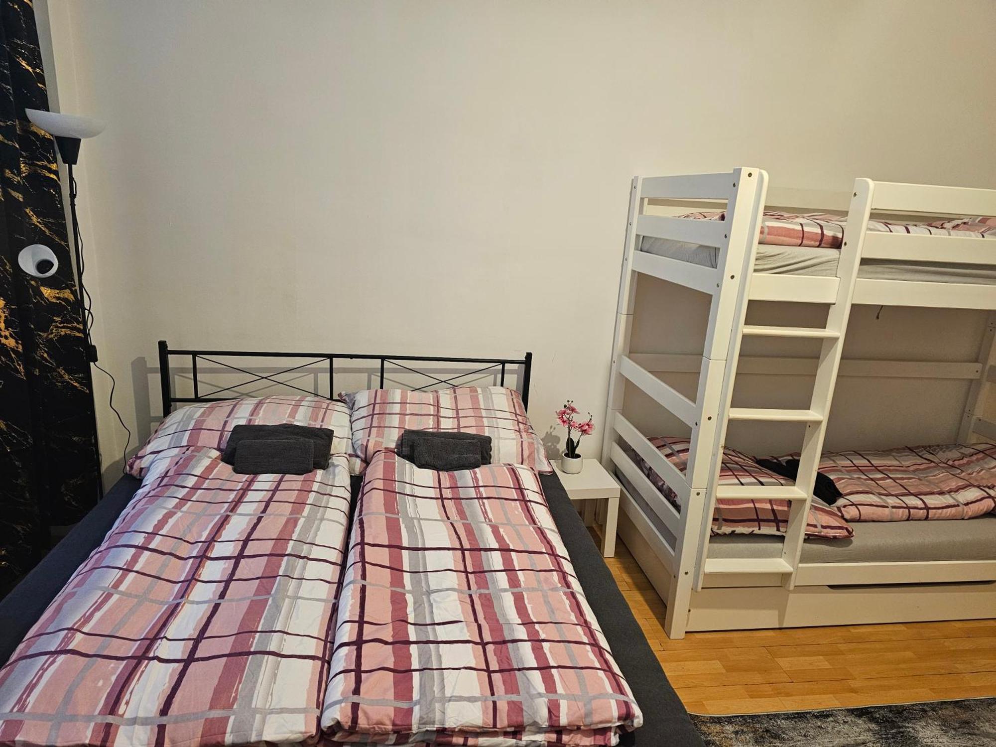 Simple Private Apartment *