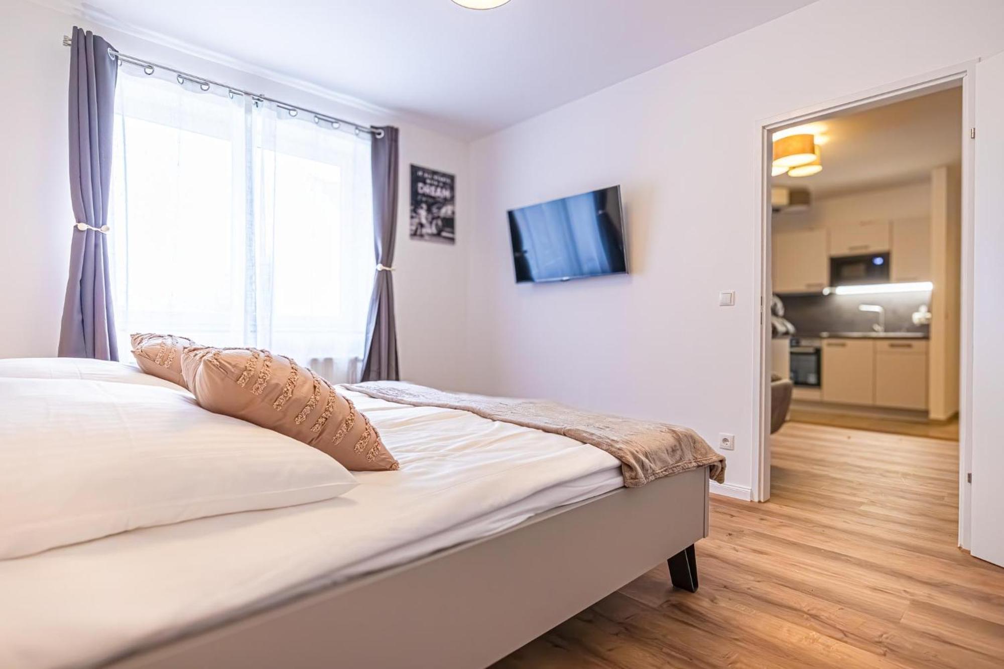 Charming 1br And 1lr Modern Design Donaustadt Appartamento *