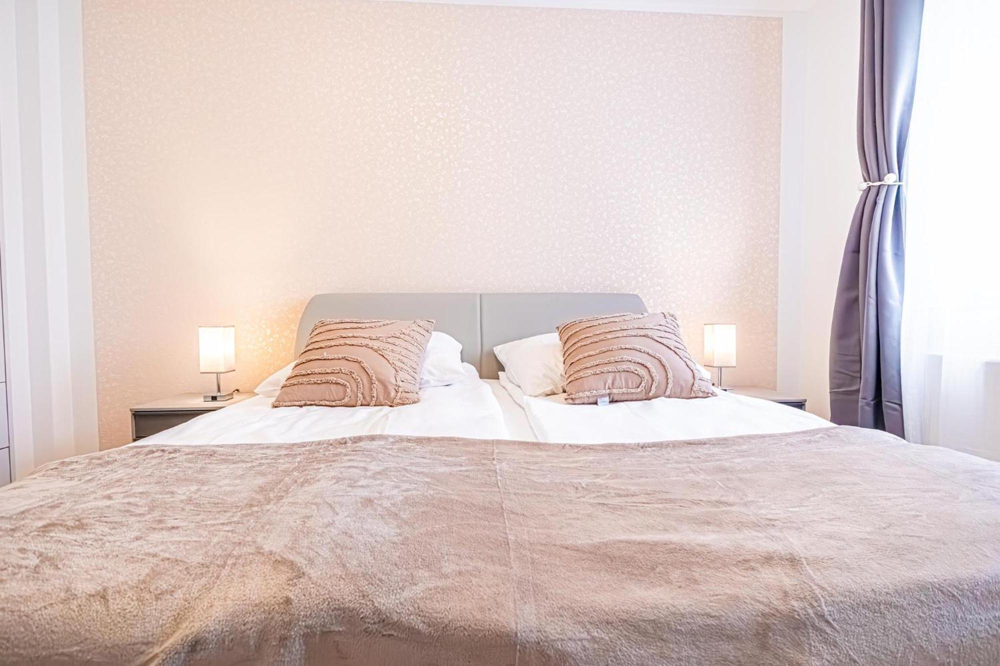 Charming 1br And 1lr Modern Design Donaustadt Apartment