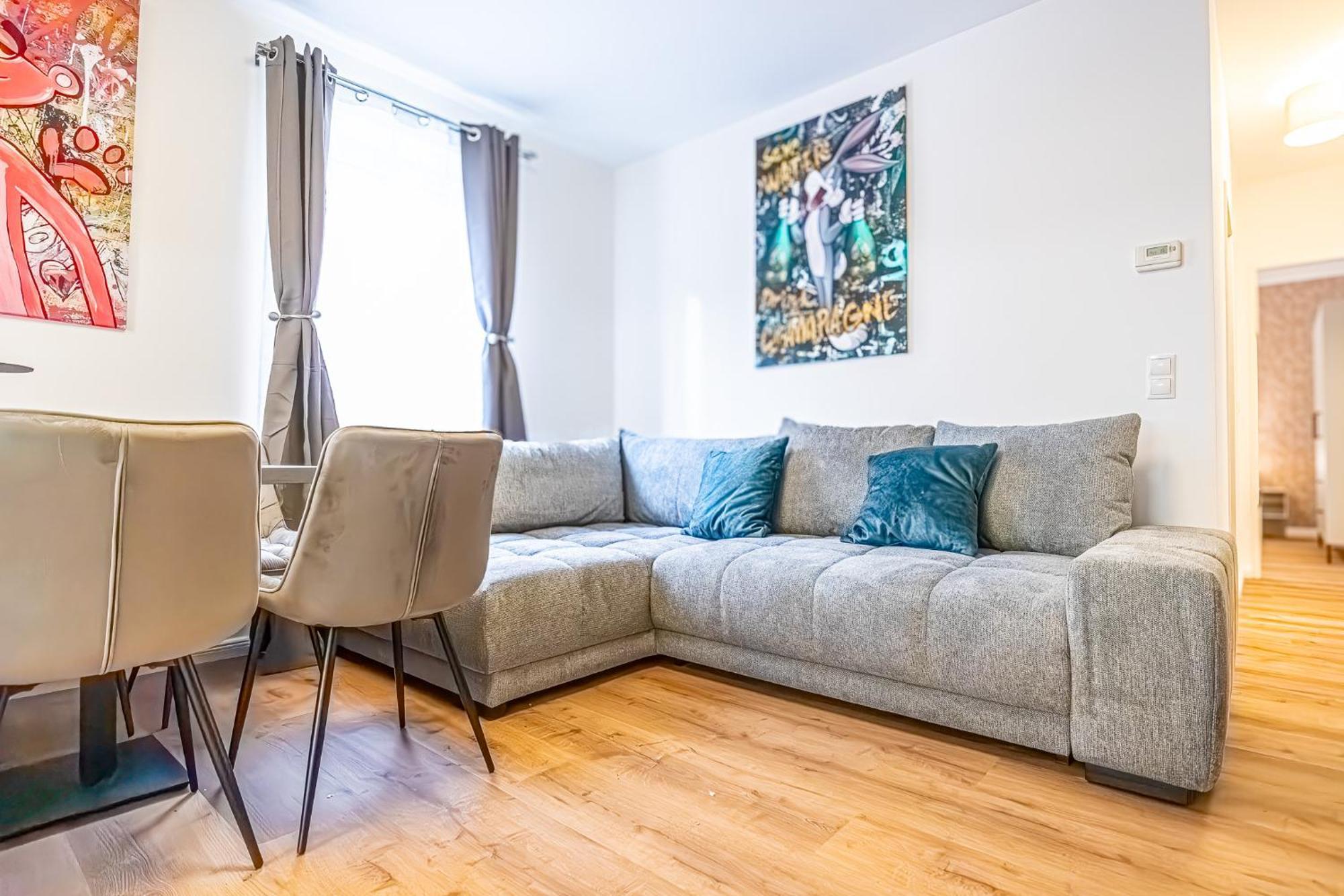 Charming 1br And 1lr Modern Design Donaustadt Apartment