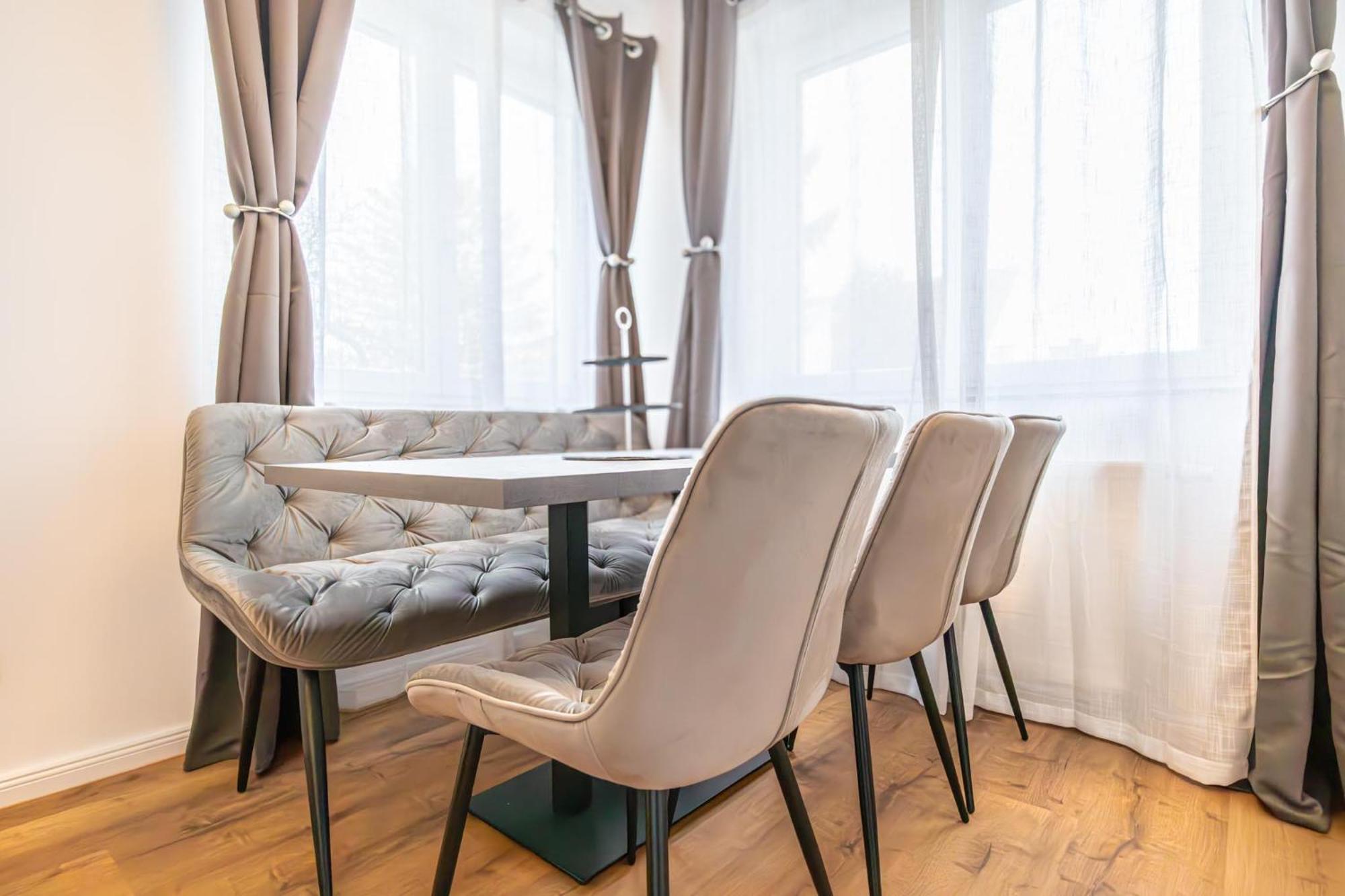 Charming 1br And 1lr Modern Design Donaustadt Apartment