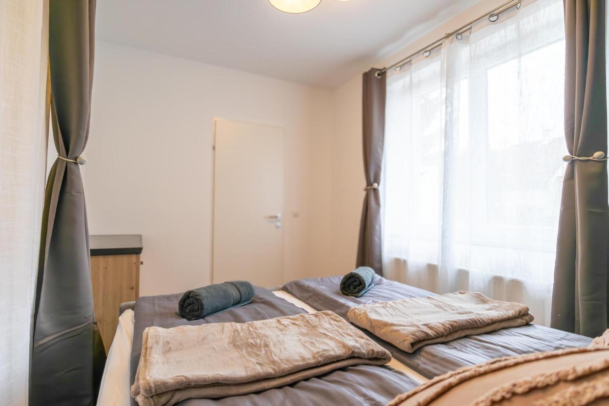 Charming 1br And 1lr Modern Design Donaustadt Apartment