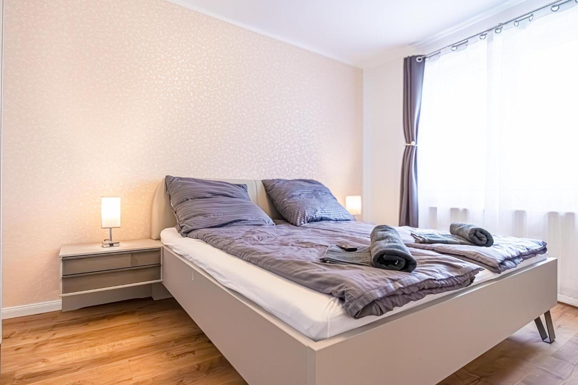 Charming 1br And 1lr Modern Design Donaustadt Apartment