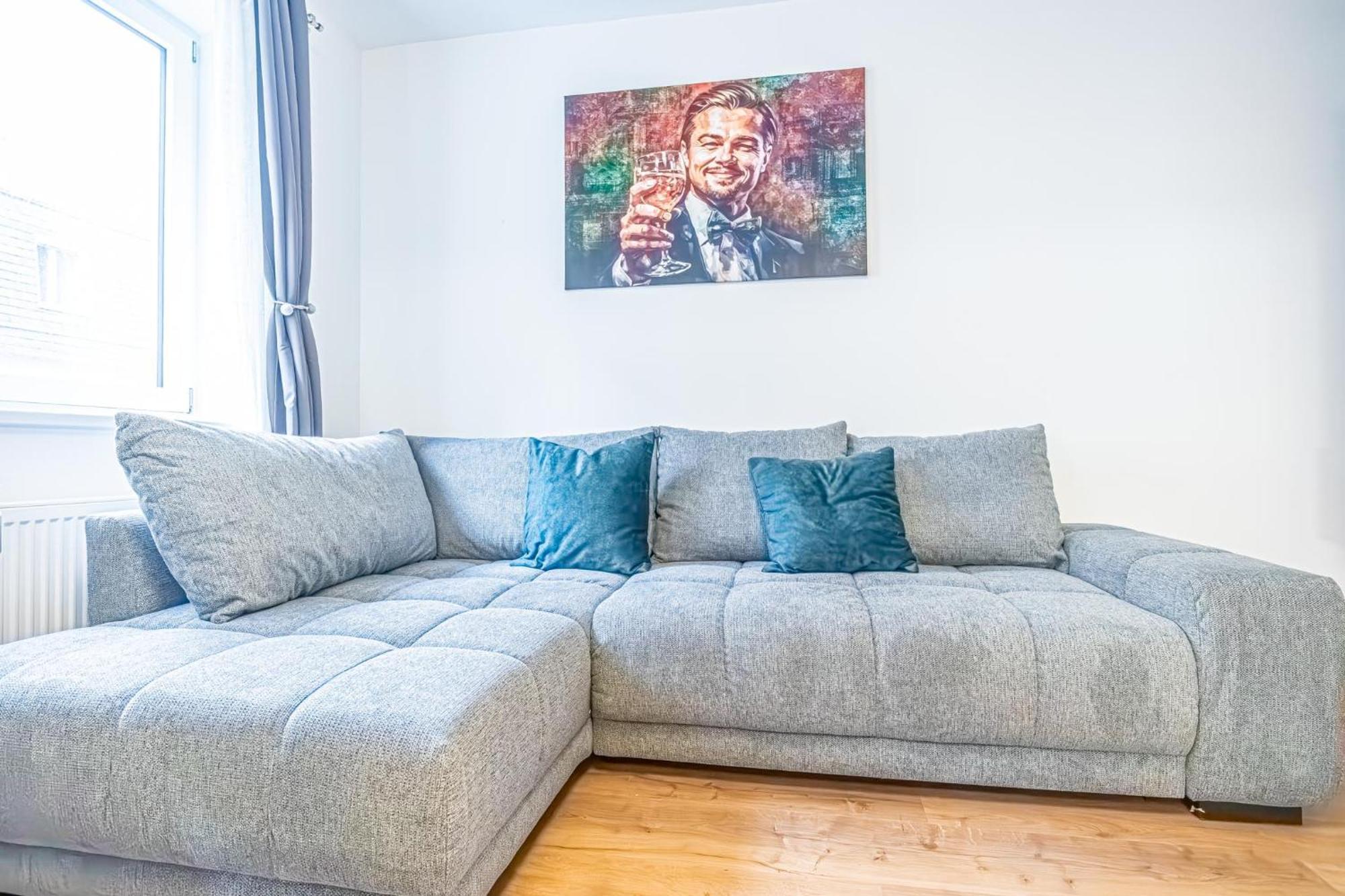 Charming 1br And 1lr Modern Design Donaustadt Apartment