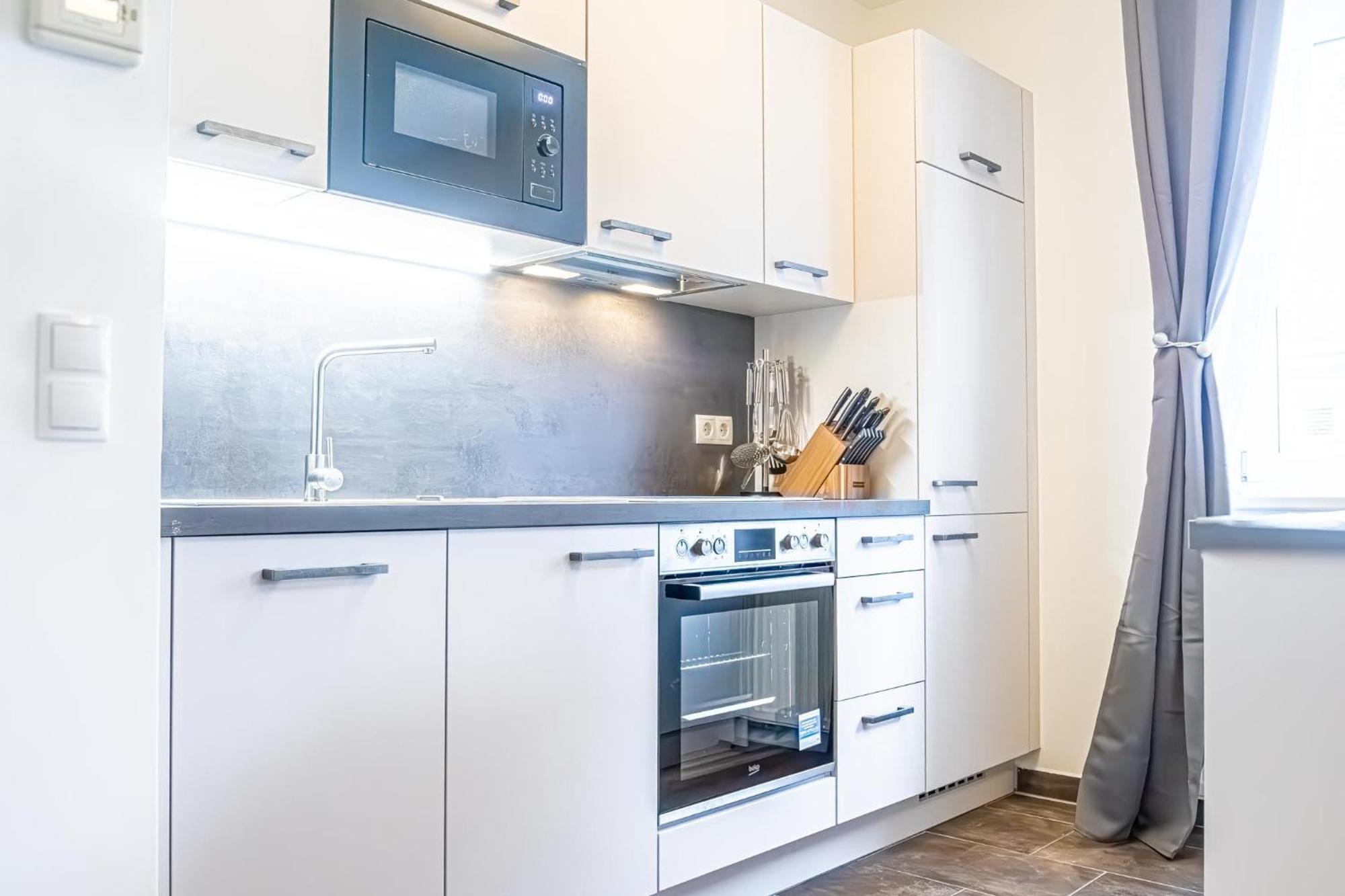 Charming 1br And 1lr Modern Design Donaustadt Apartment Wien