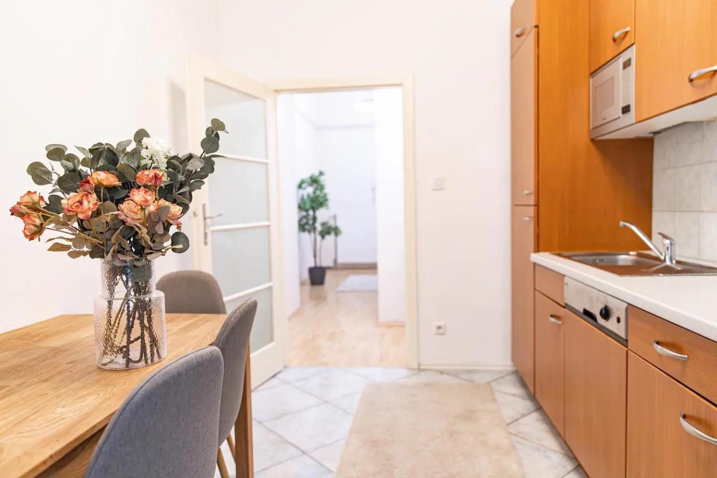 Apartment At Belvedere, Location Close To U1 *