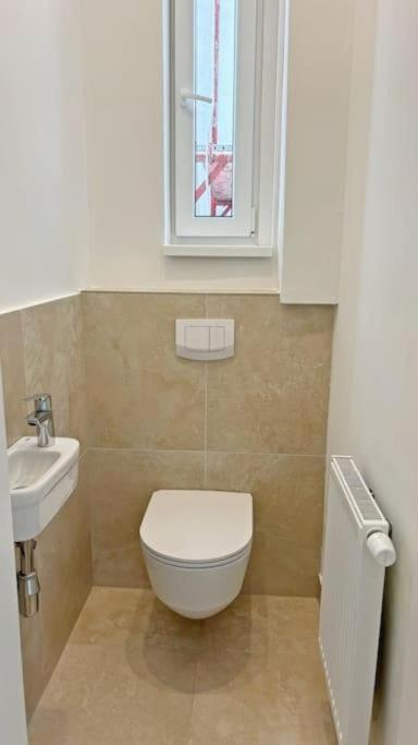 2 Mit Balkon 19 Apartment